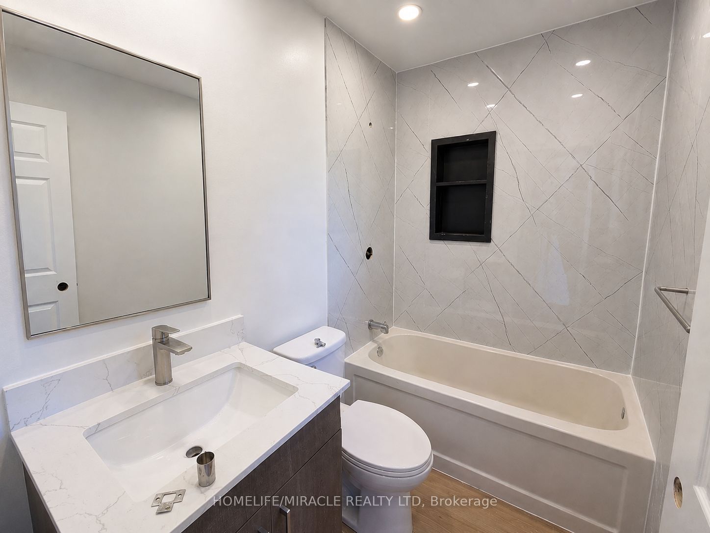 5622 Lowell Avenue Main Property Photo 5