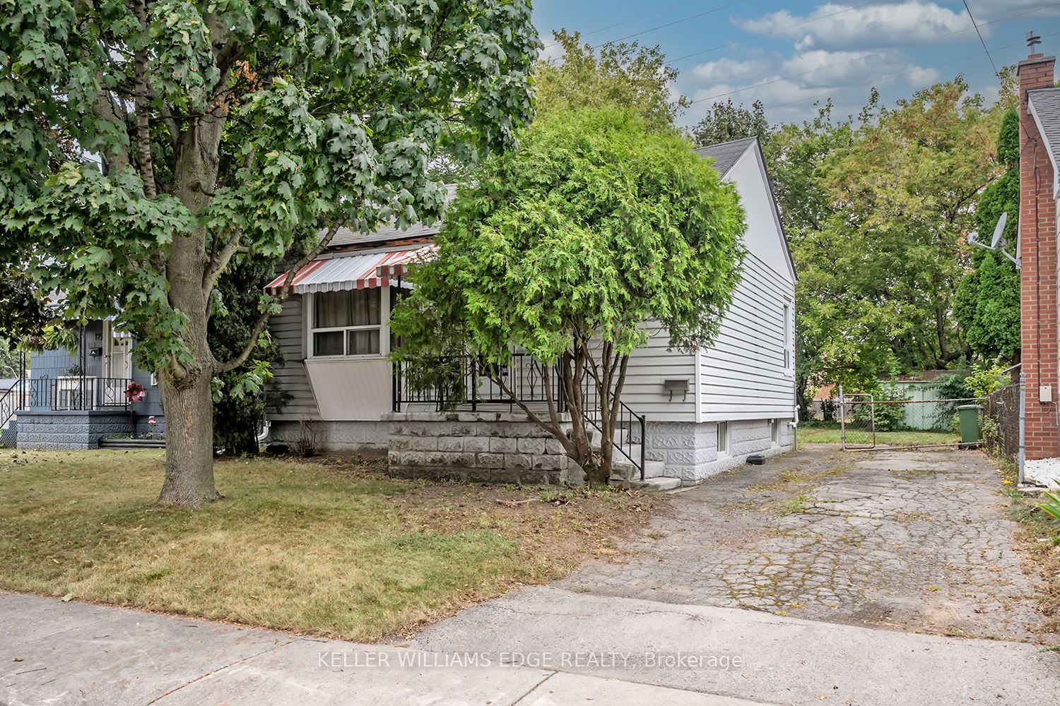 129 Selkirk Avenue Property Photo 1
