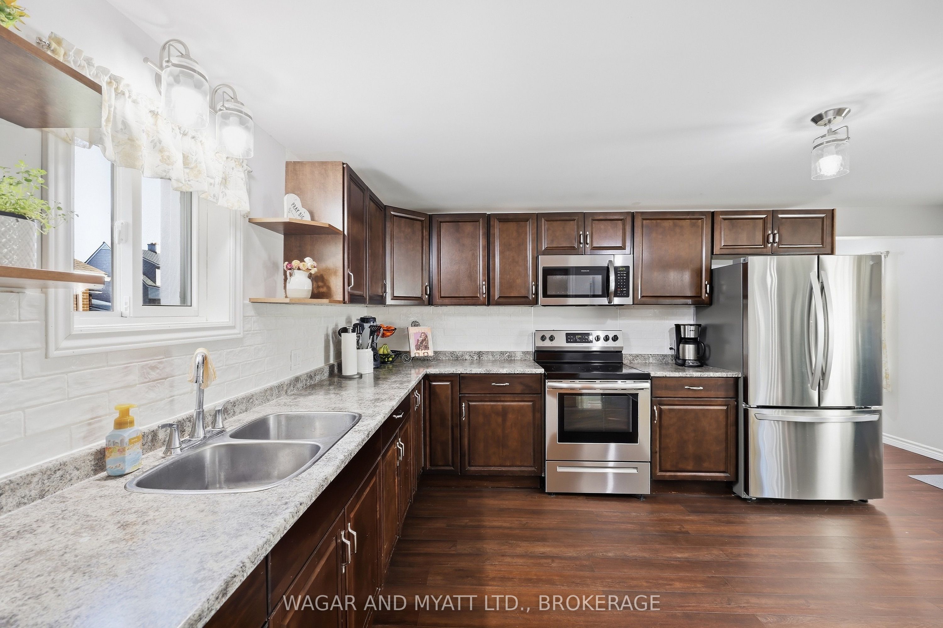 205 Centre Street N Property Photo 18