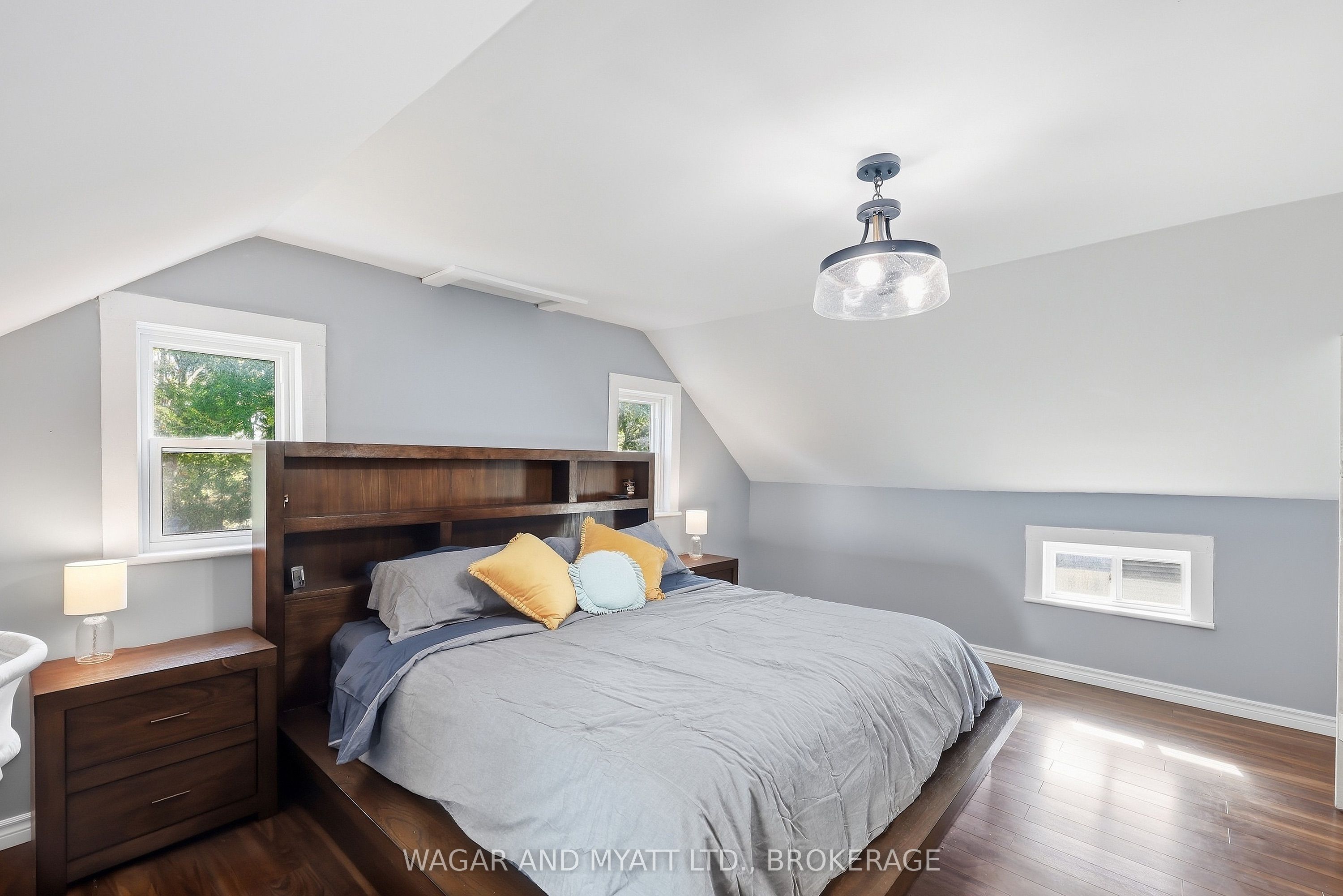 205 Centre Street N Property Photo 28