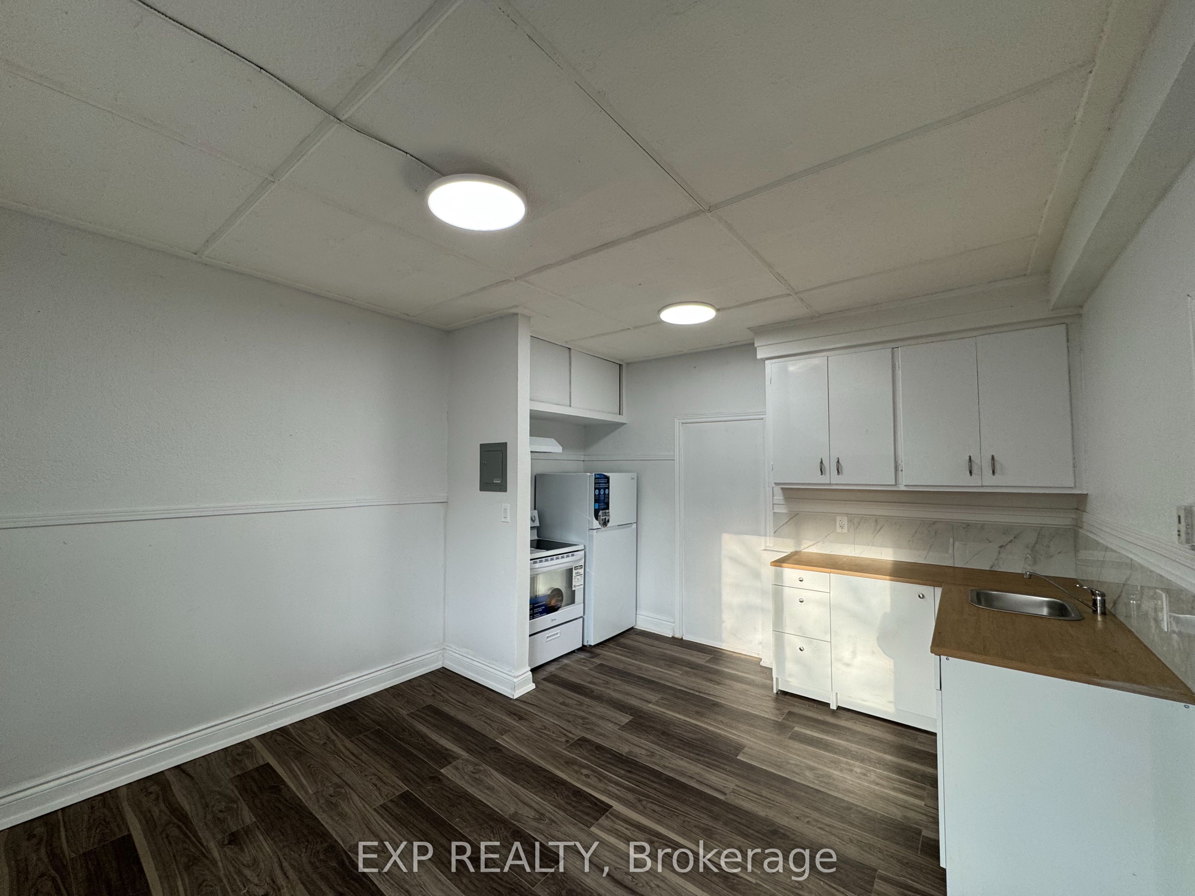 19 Loyer Street Property Photo 4