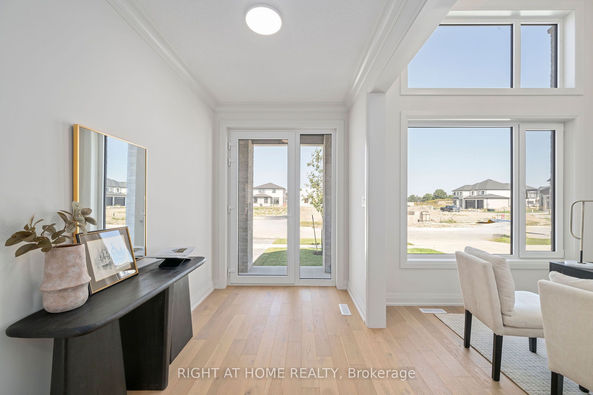 337 Manhattan Drive Property Photo 3