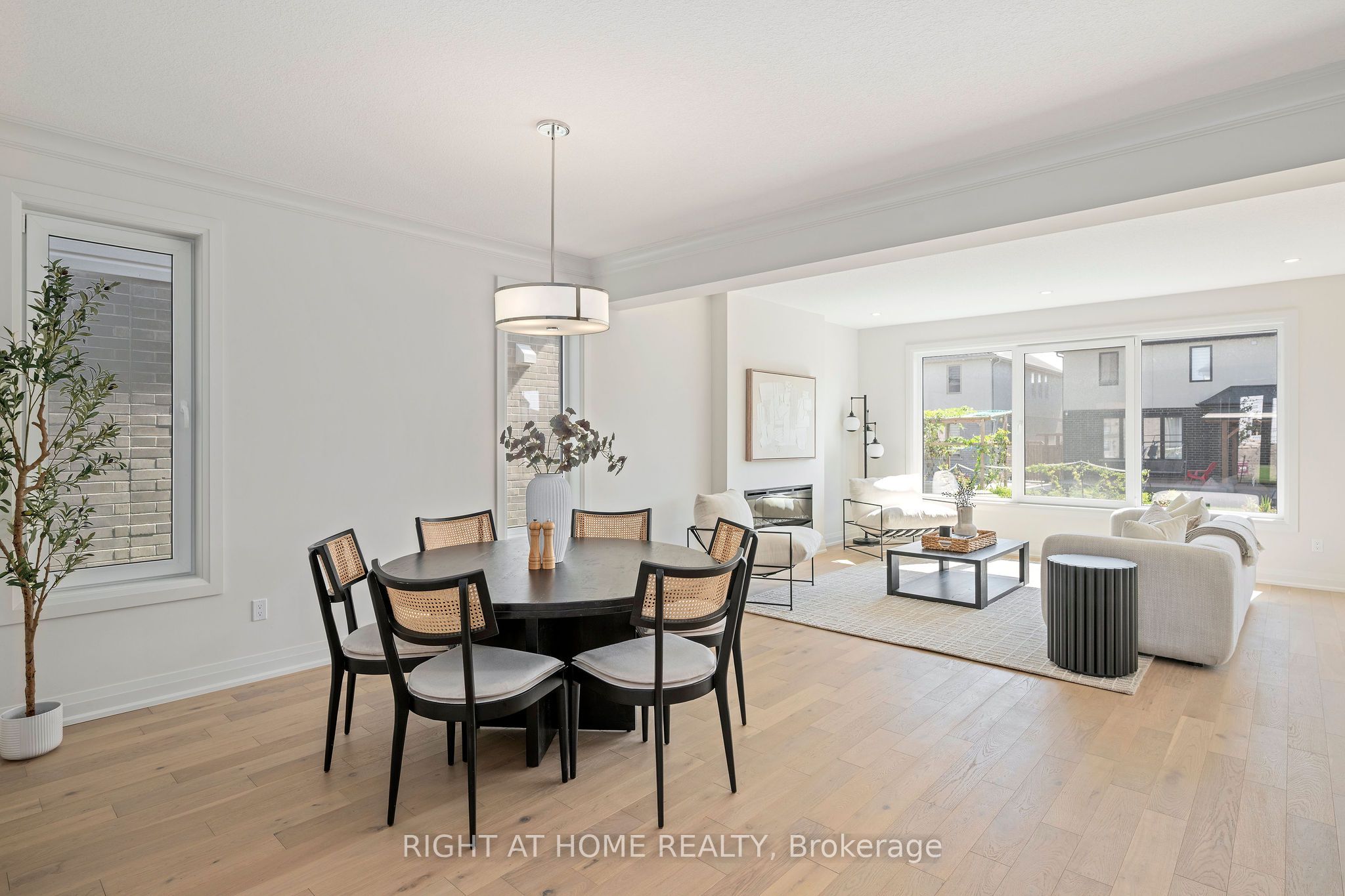 337 Manhattan Drive Property Photo 14