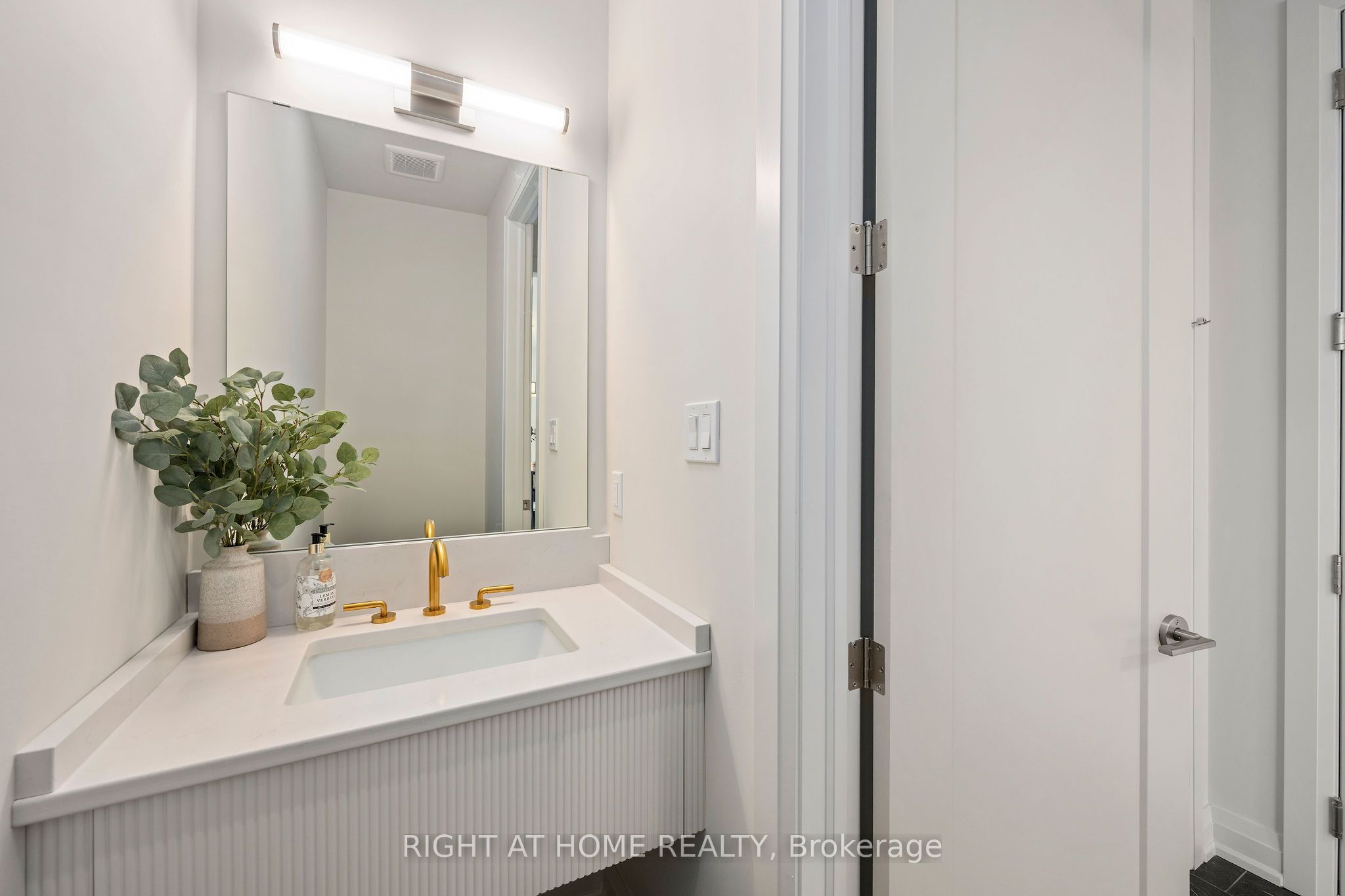 337 Manhattan Drive Property Photo 16