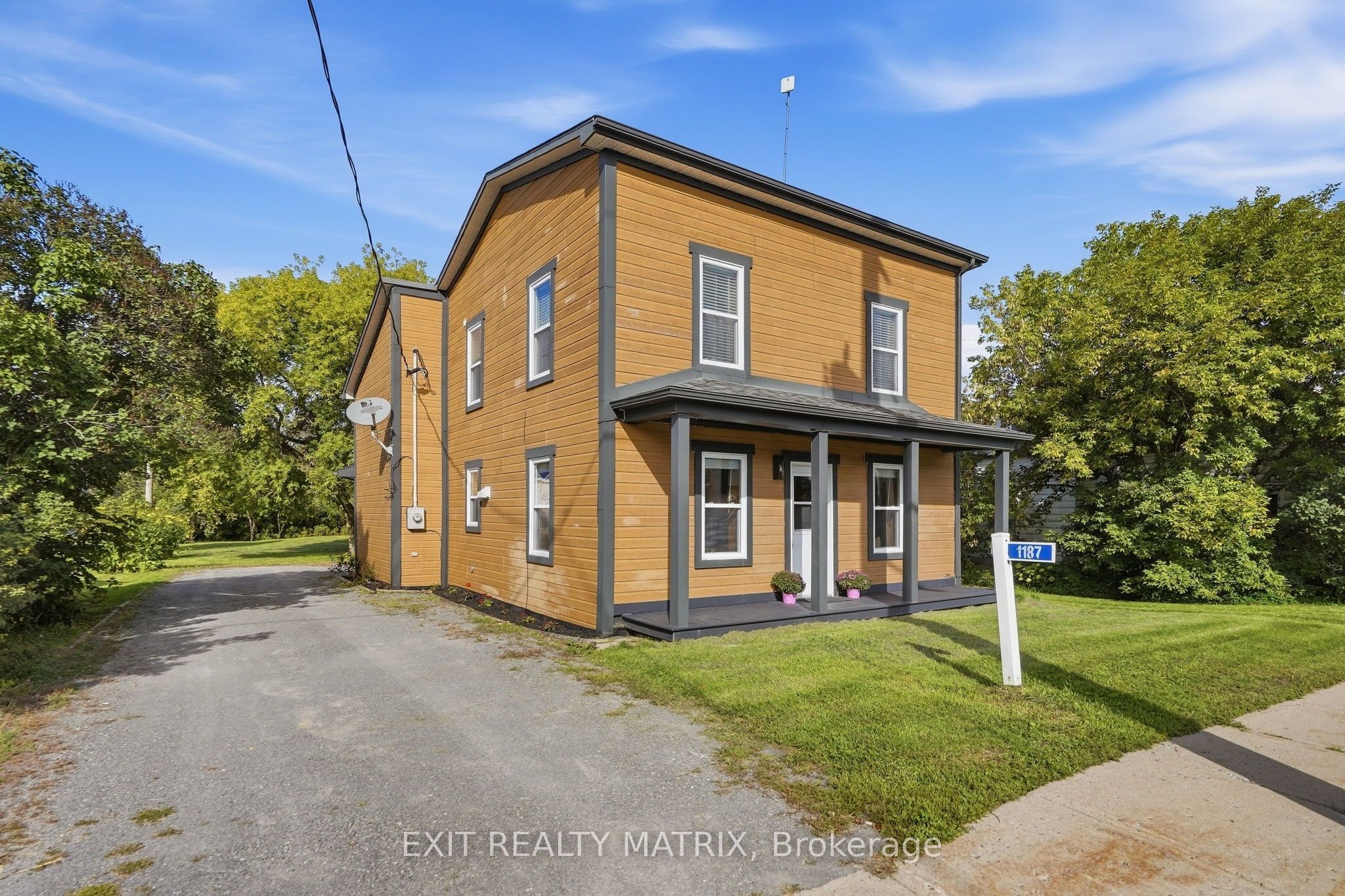 1187 Labrosse Street Property Photo 1