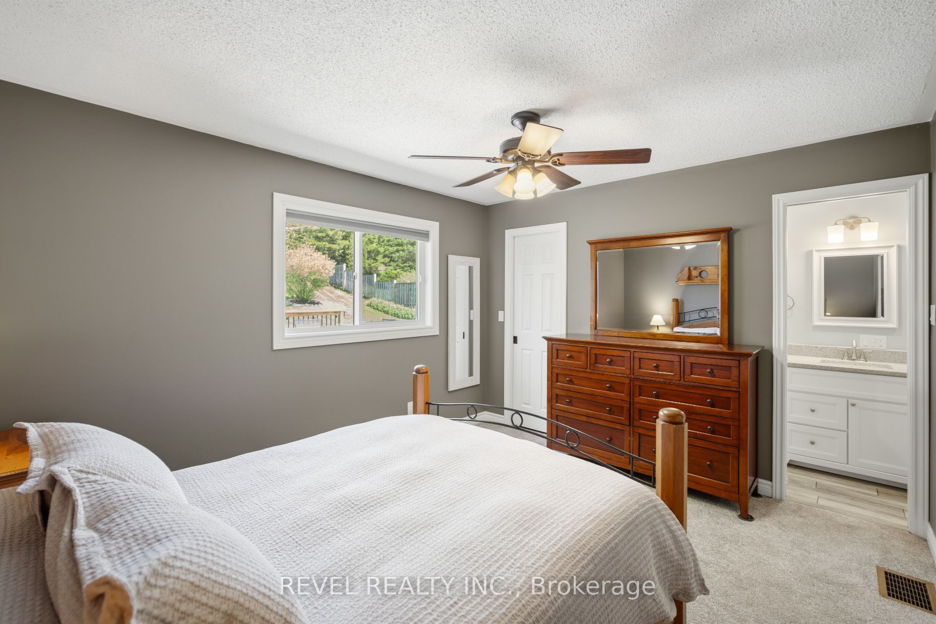 29 Saint John Street Property Photo 25