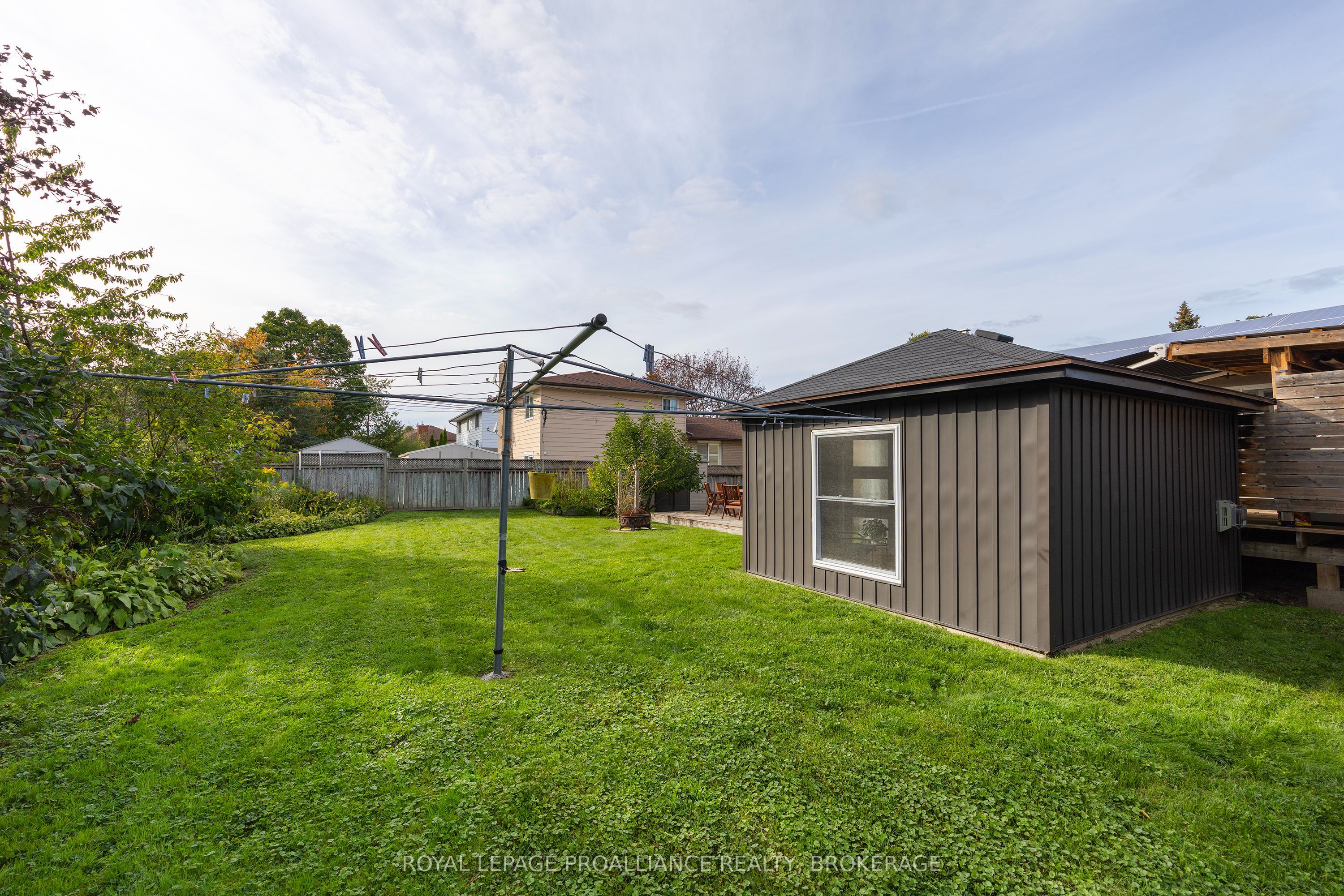 503 Canterbury Crescent Property Photo 7