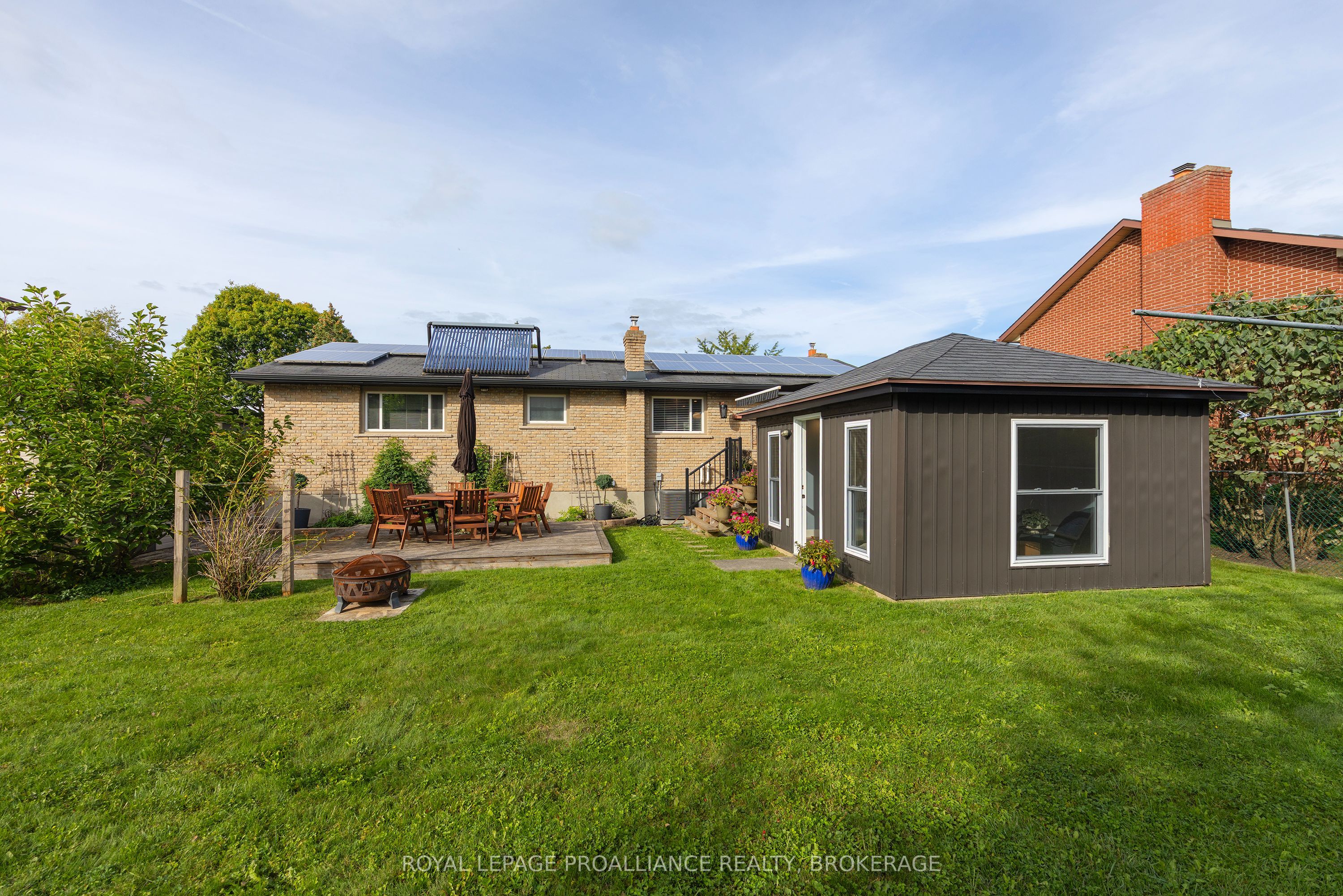 503 Canterbury Crescent Property Photo 8