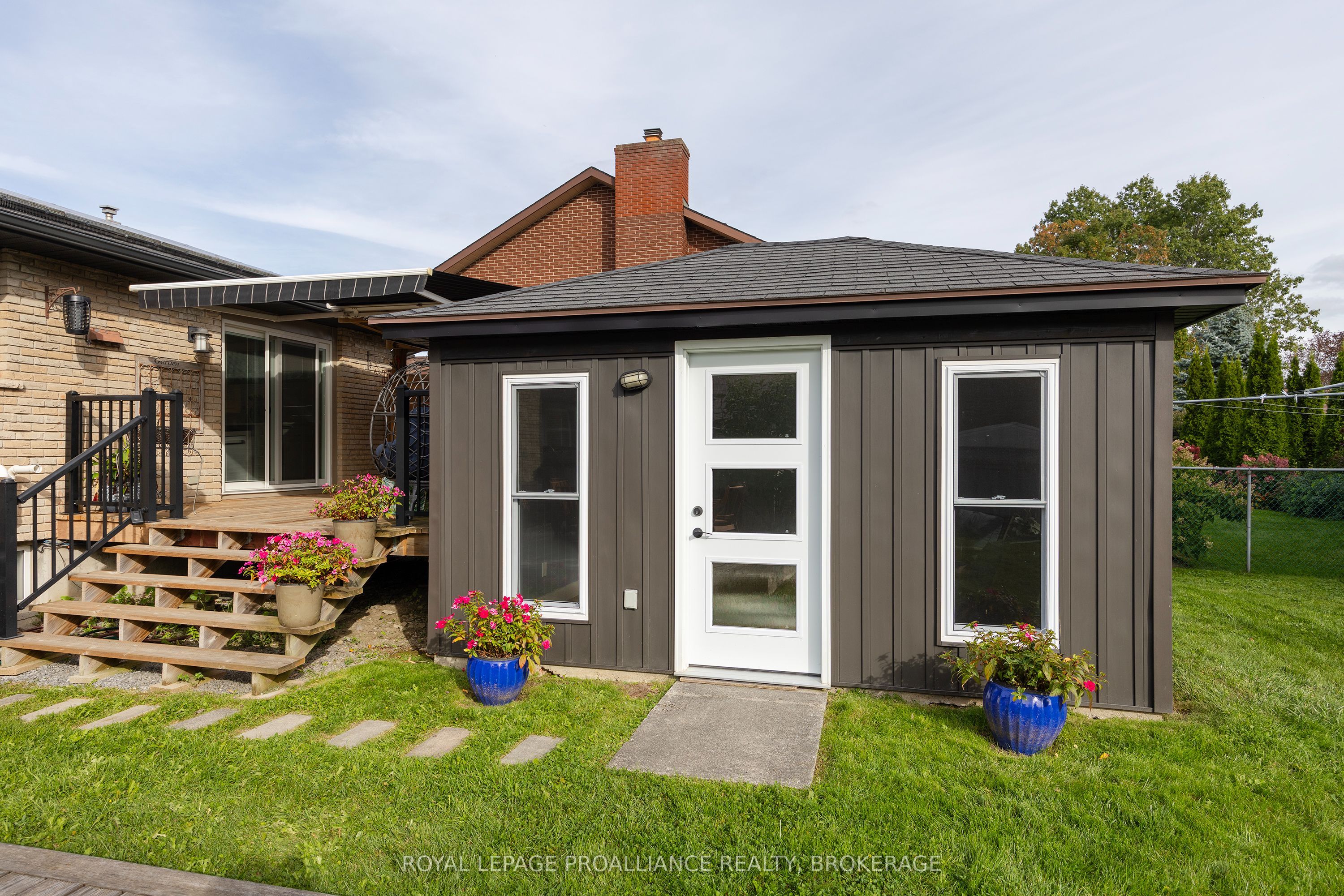 503 Canterbury Crescent Property Photo 18