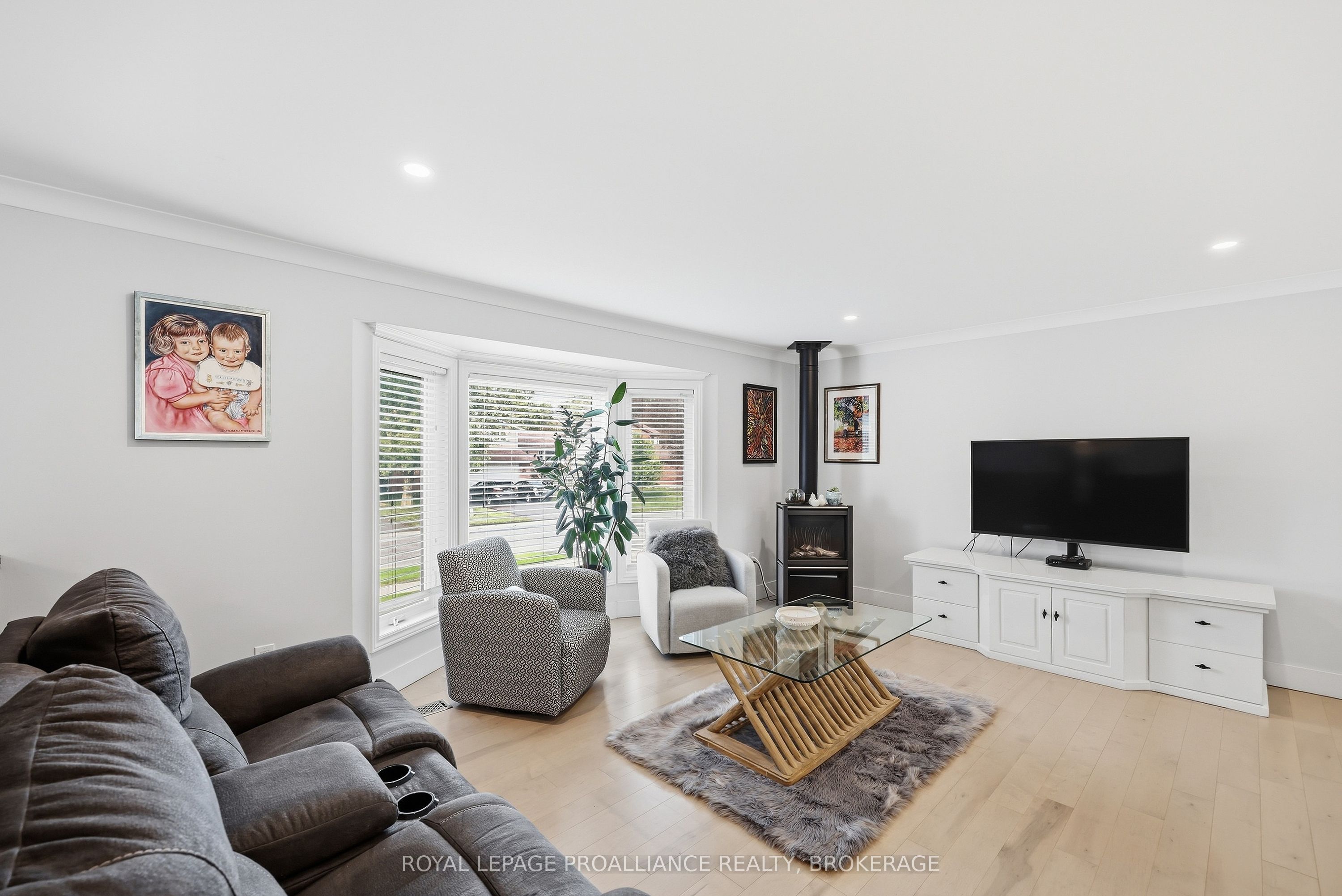 503 Canterbury Crescent Property Photo 22
