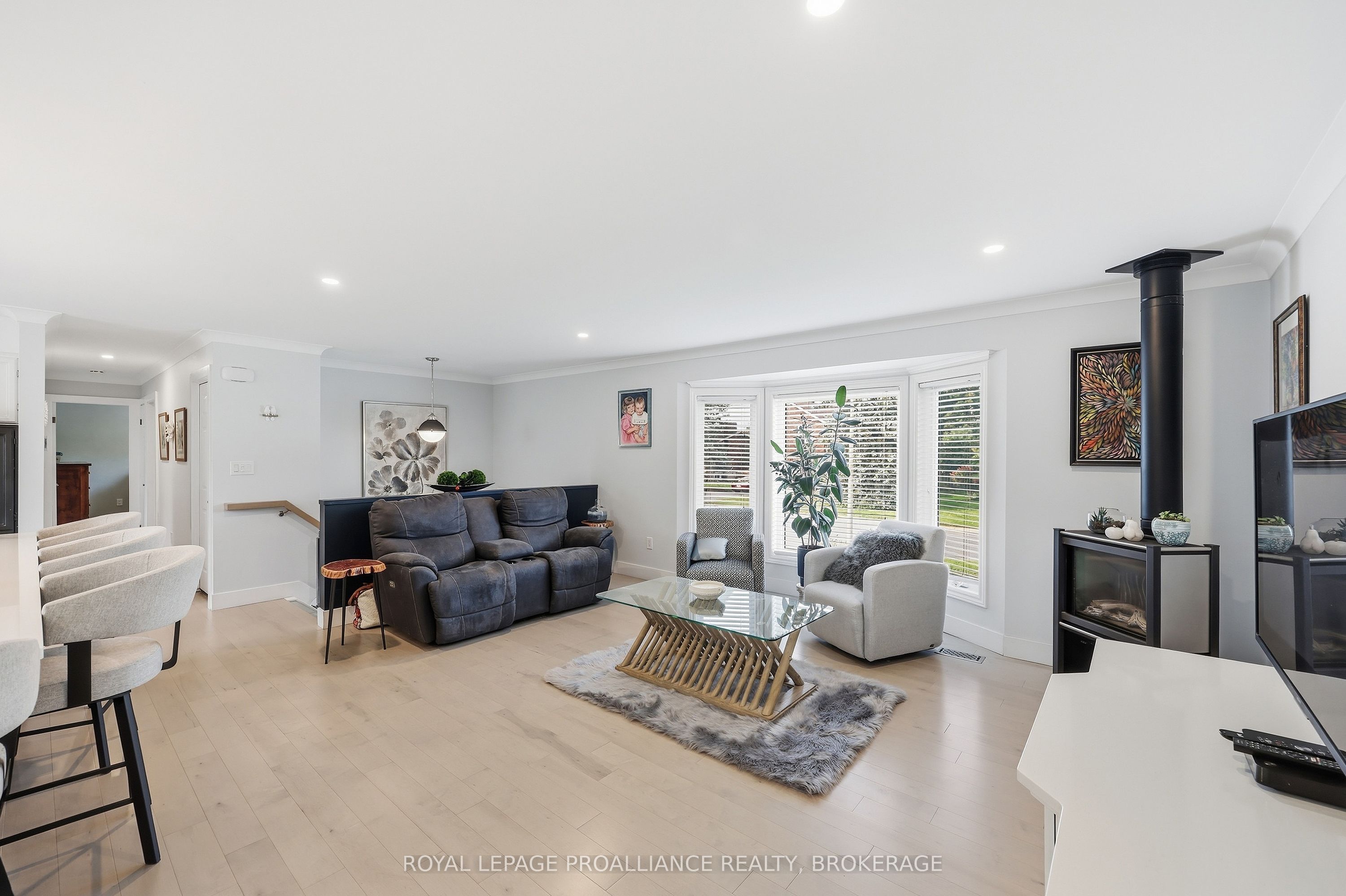 503 Canterbury Crescent Property Photo 24