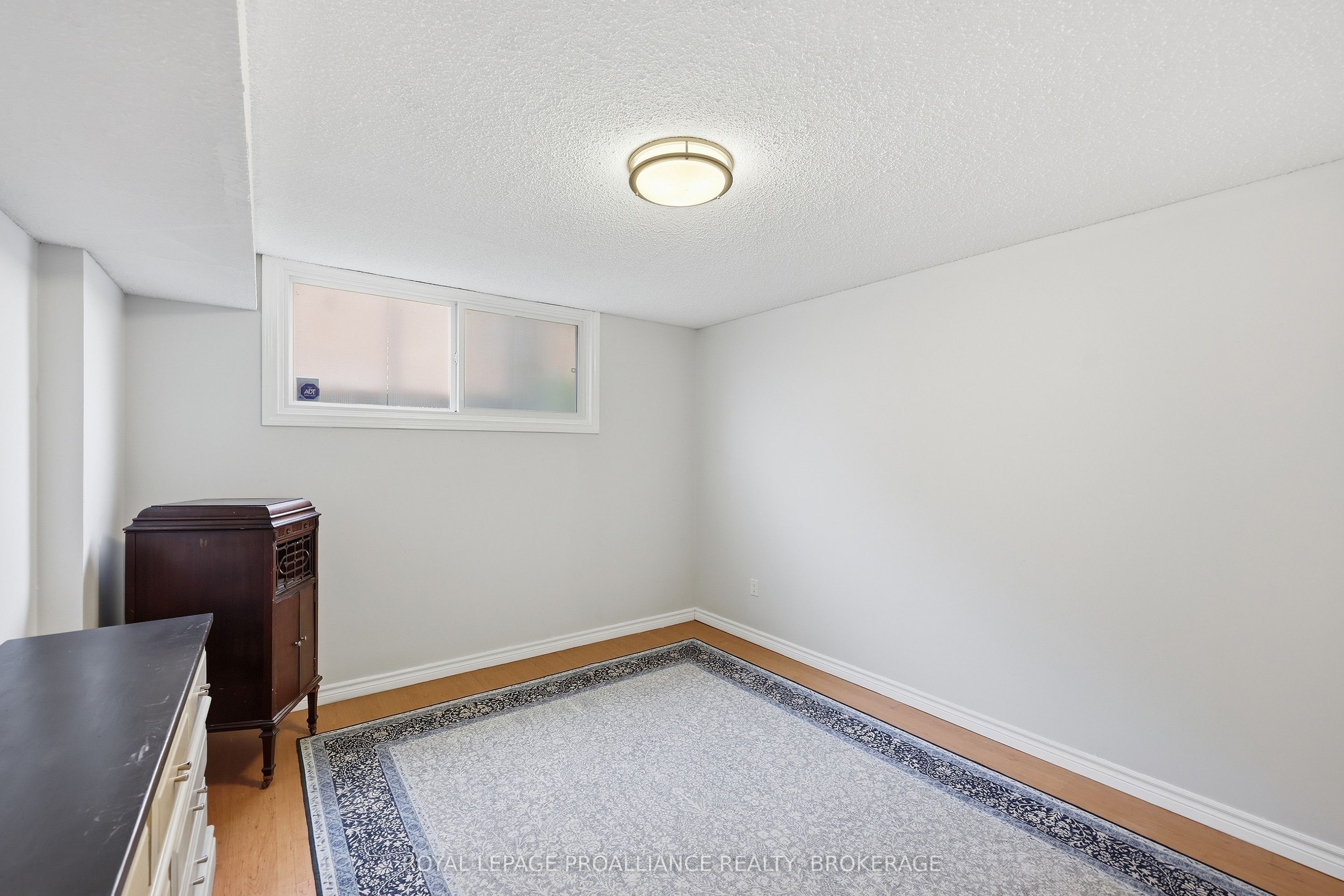 503 Canterbury Crescent Property Photo 45