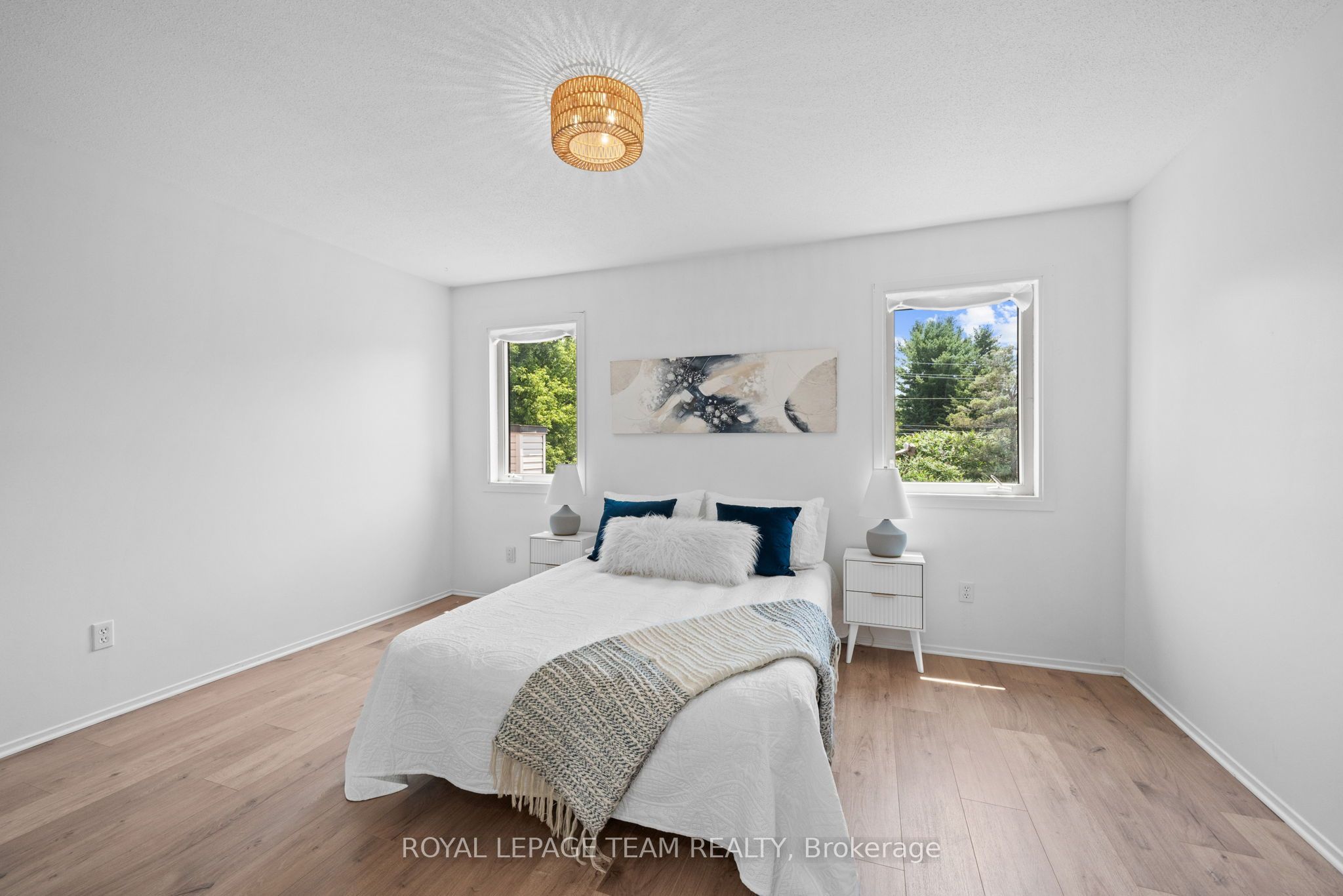 5744 Andrasi Crescent B Property Photo 19
