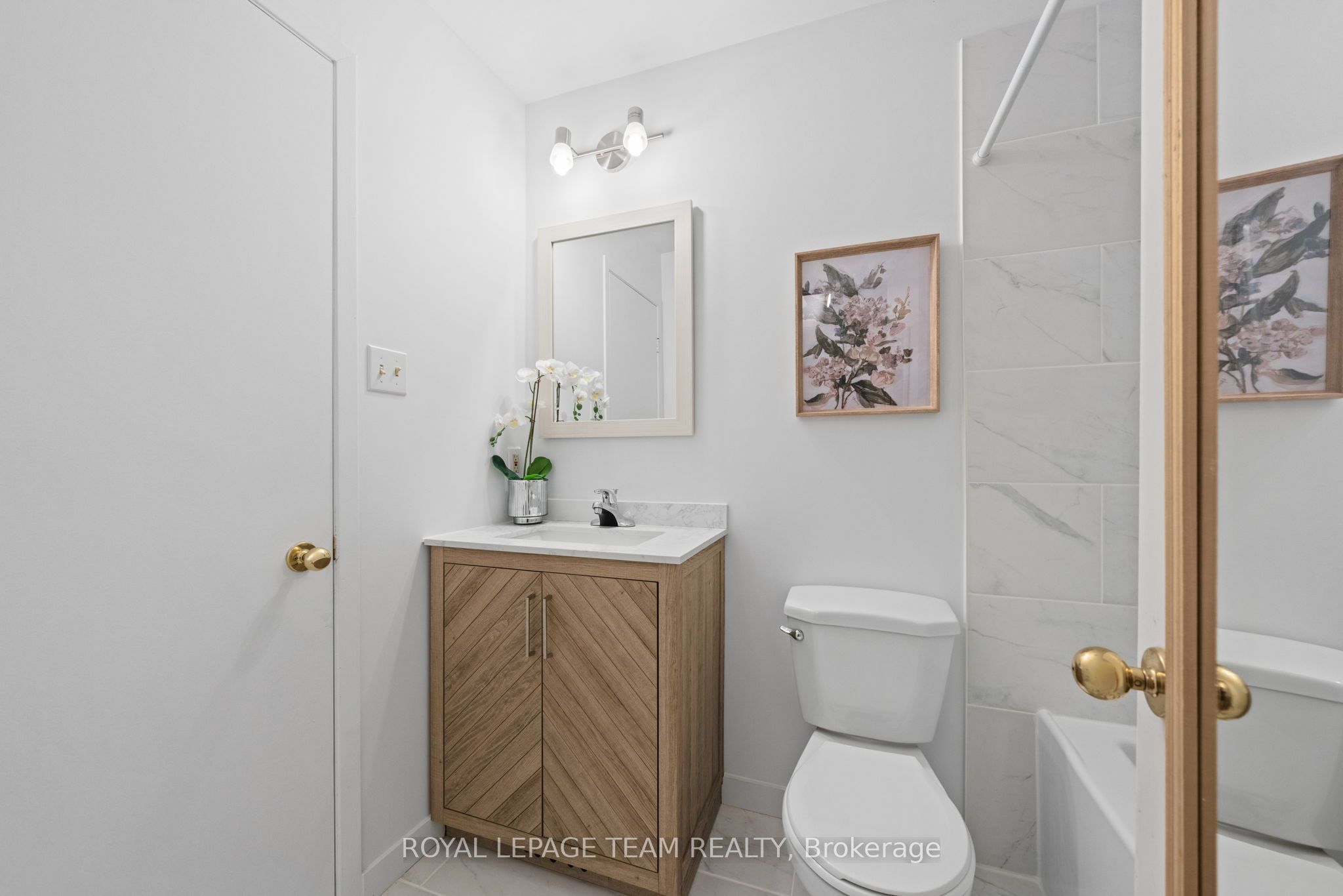 5744 Andrasi Crescent B Property Photo 22