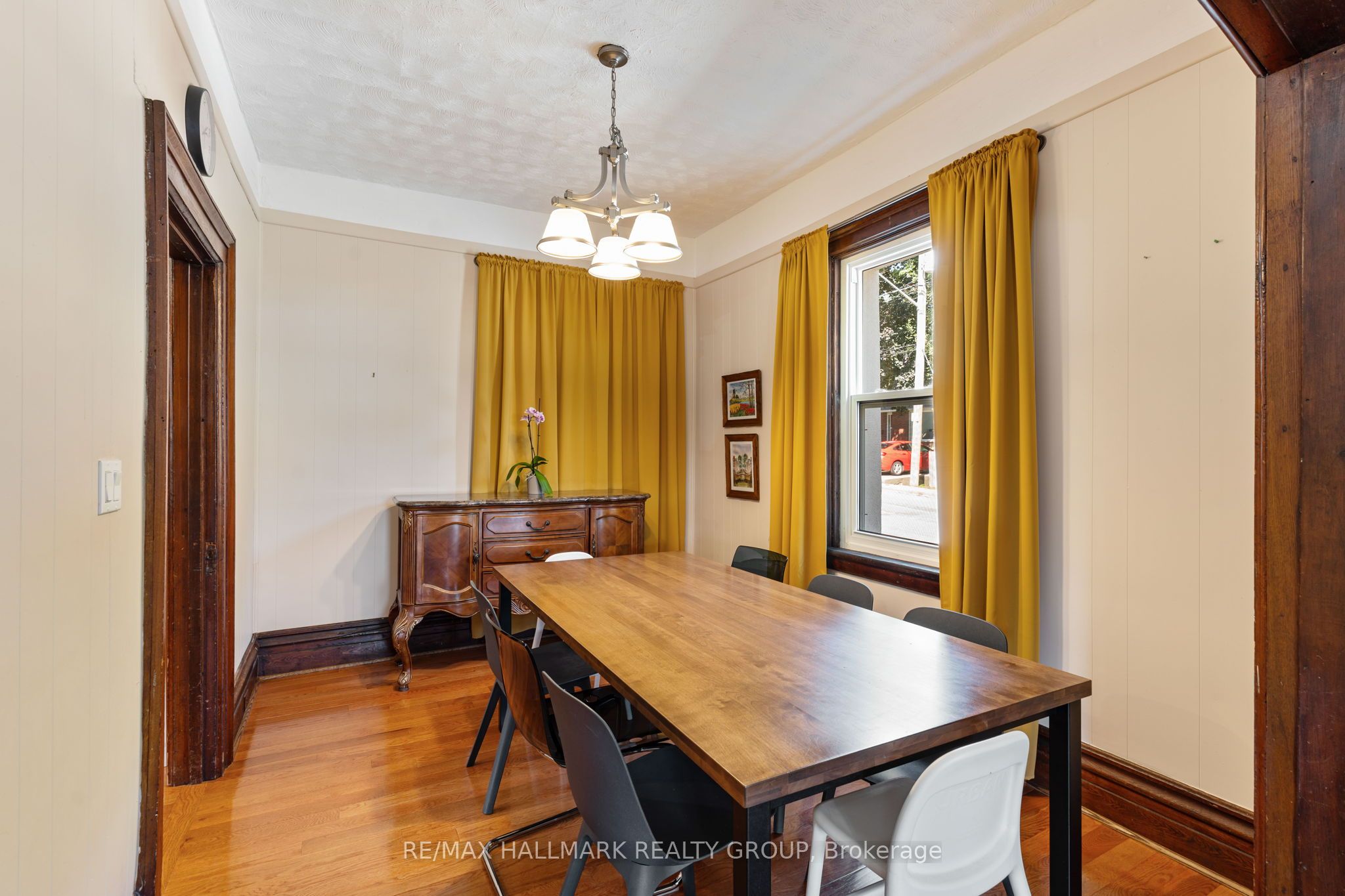 404 Henry Street W Property Photo 11
