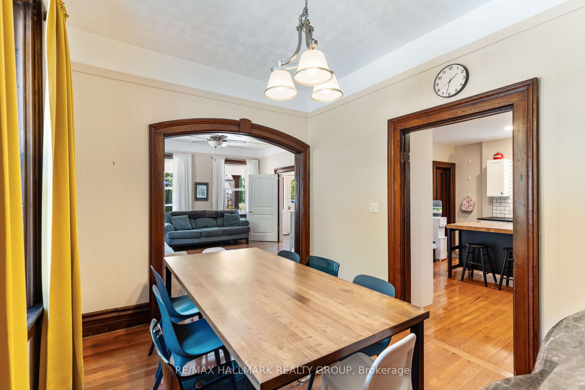 404 Henry Street W Property Photo 13