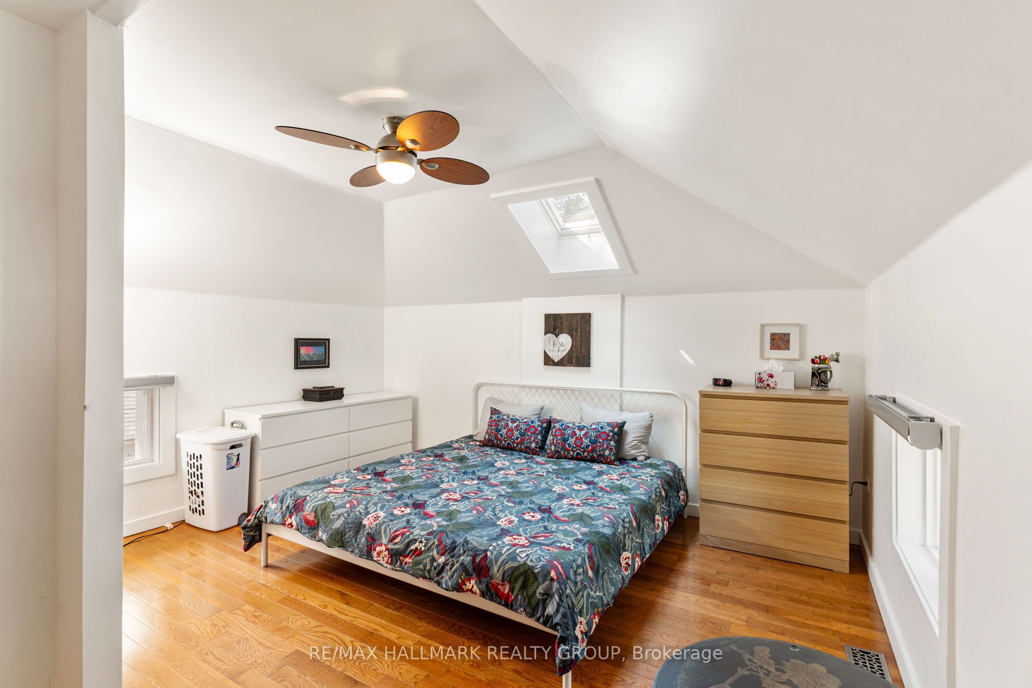 404 Henry Street W Property Photo 31