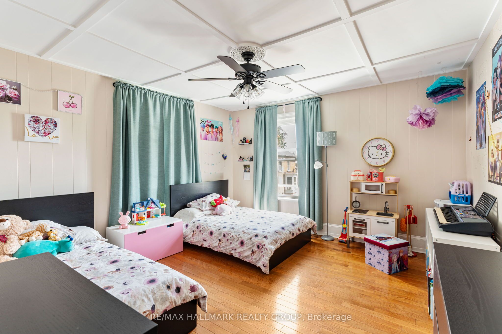404 Henry Street W Property Photo 35