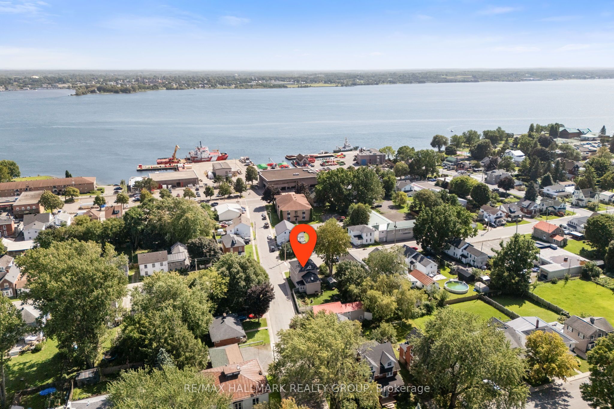 404 Henry Street W Property Photo 46