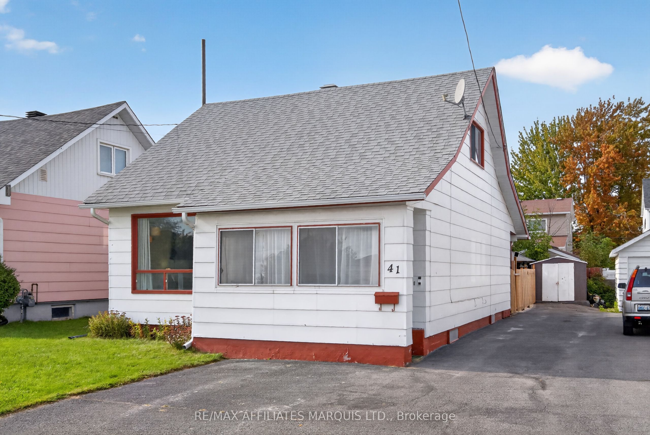 41 Eleventh Street E Property Photo 1