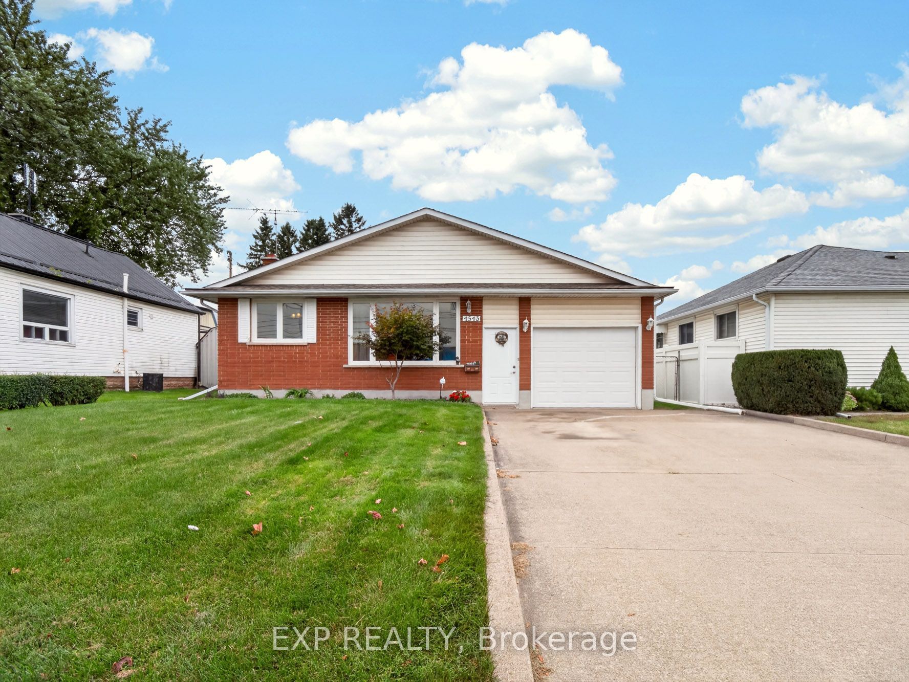 4543 Montrose Road Property Photo 1