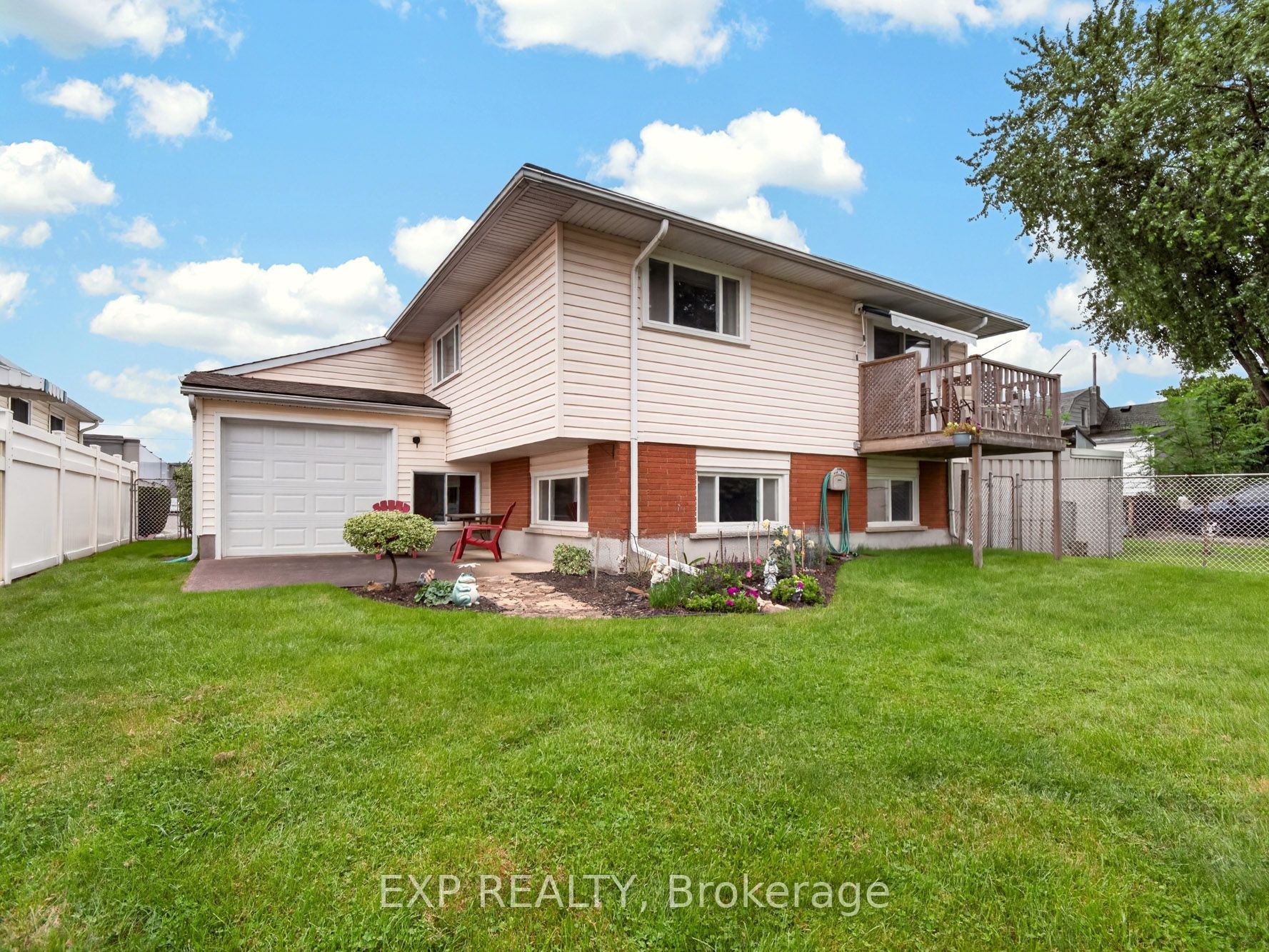 4543 Montrose Road Property Photo 4