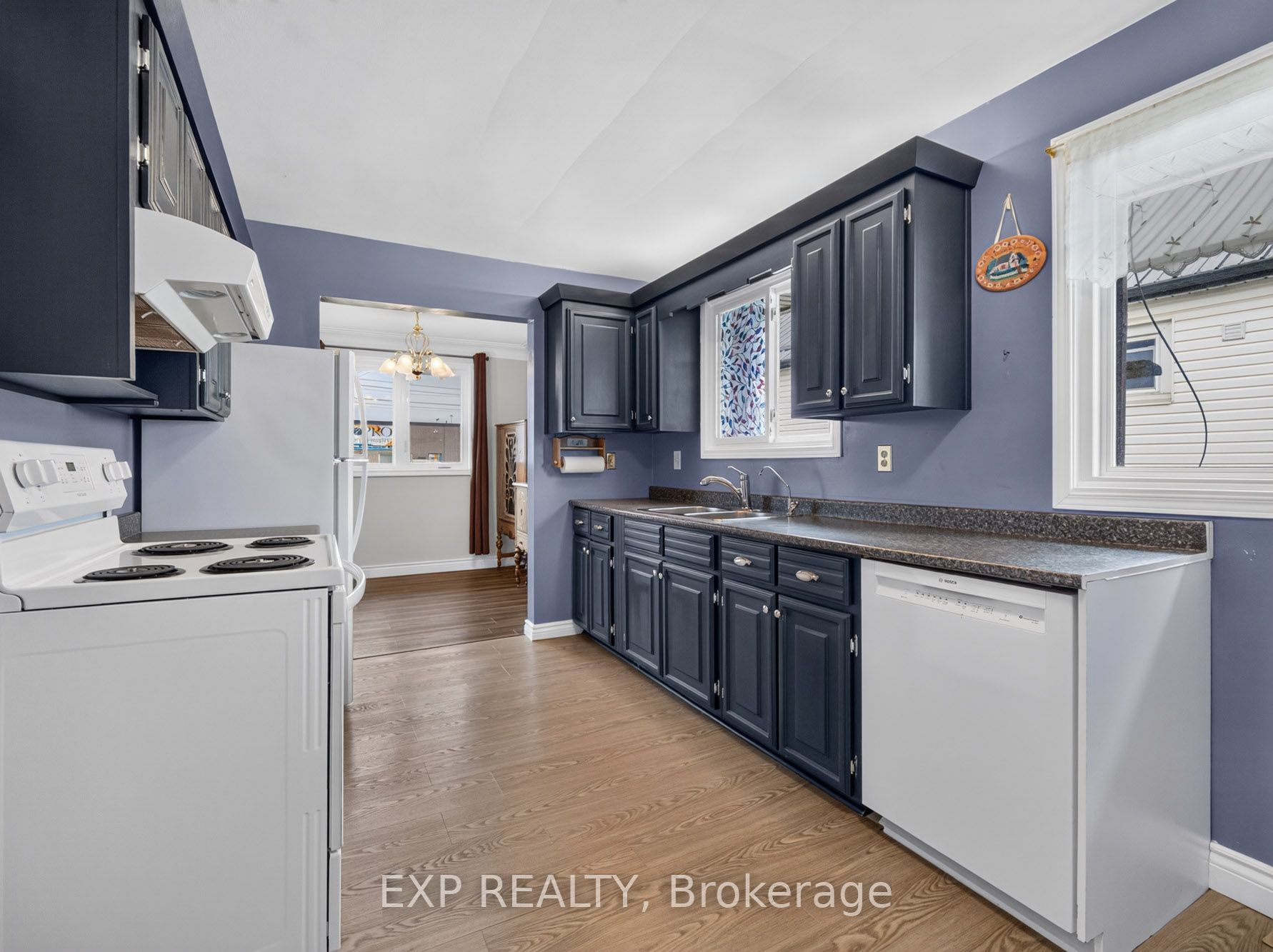 4543 Montrose Road Property Photo 10