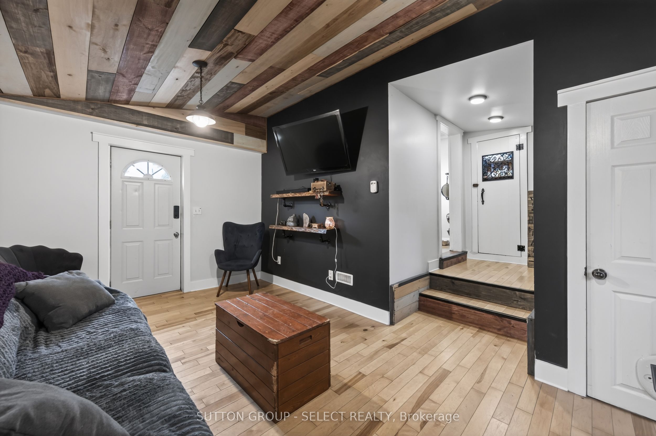 152 Elm Street Property Photo 5