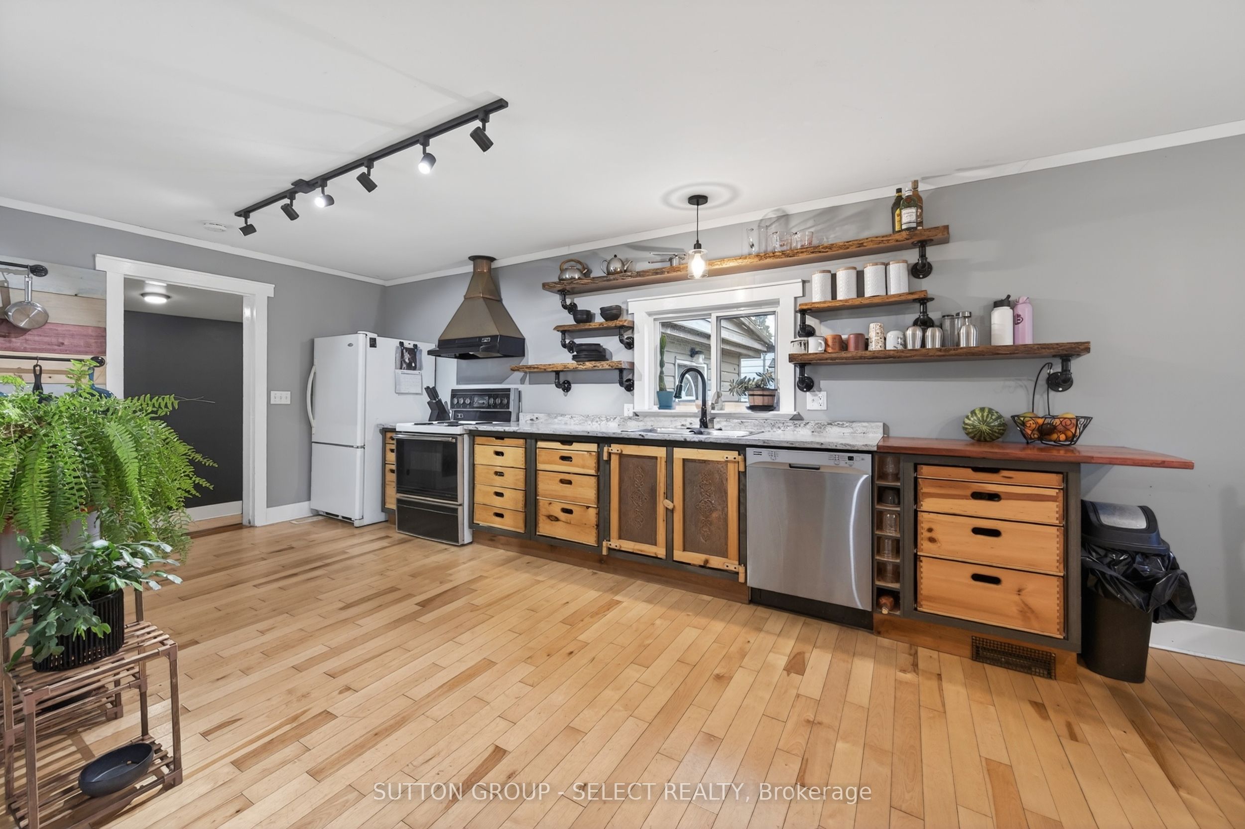 152 Elm Street Property Photo 11