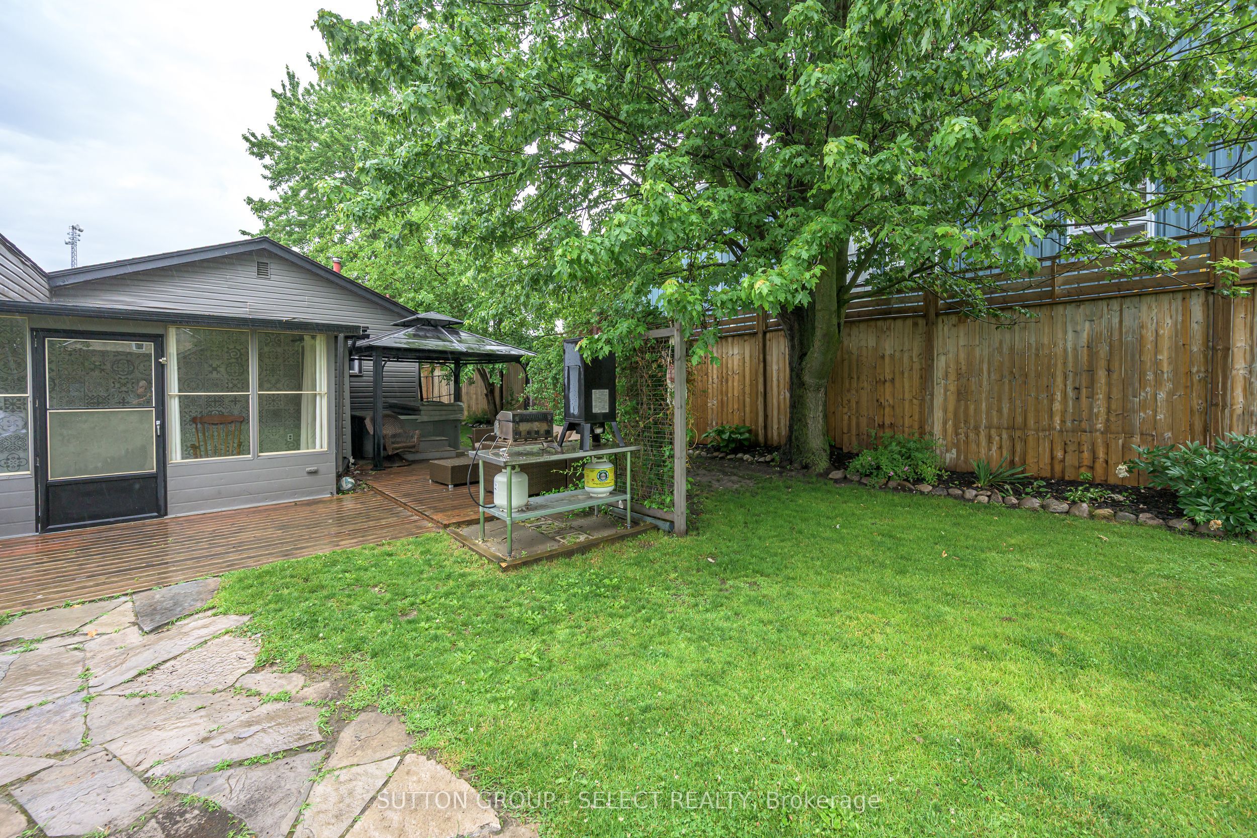 152 Elm Street Property Photo 22