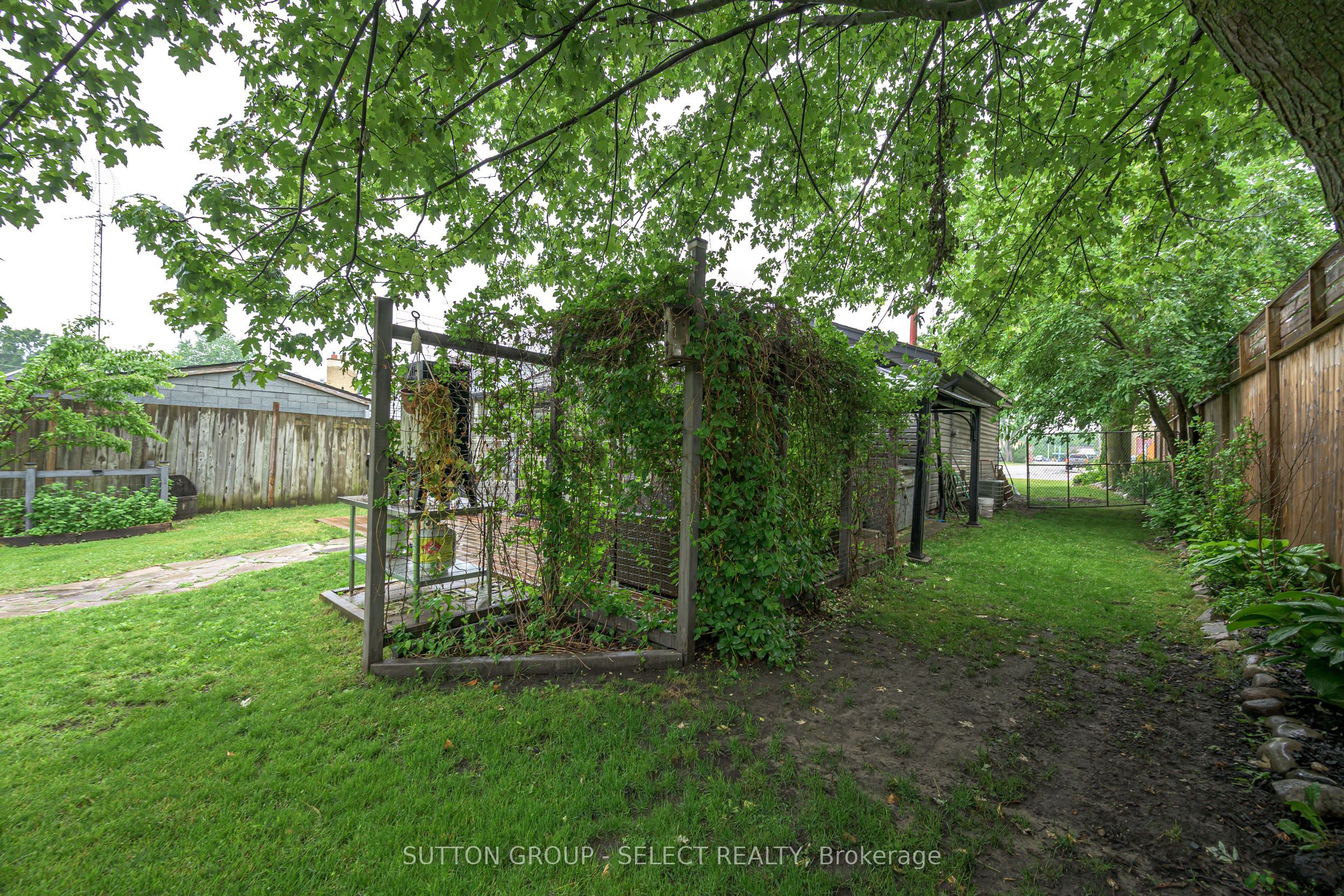 152 Elm Street Property Photo 23