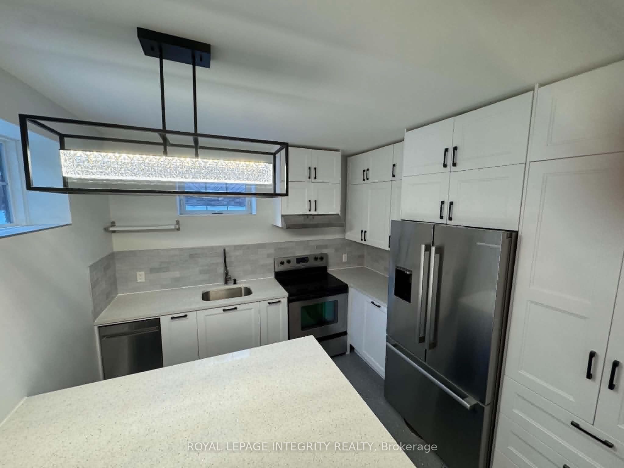 50 Clarendon Avenue 2 Property Photo 3