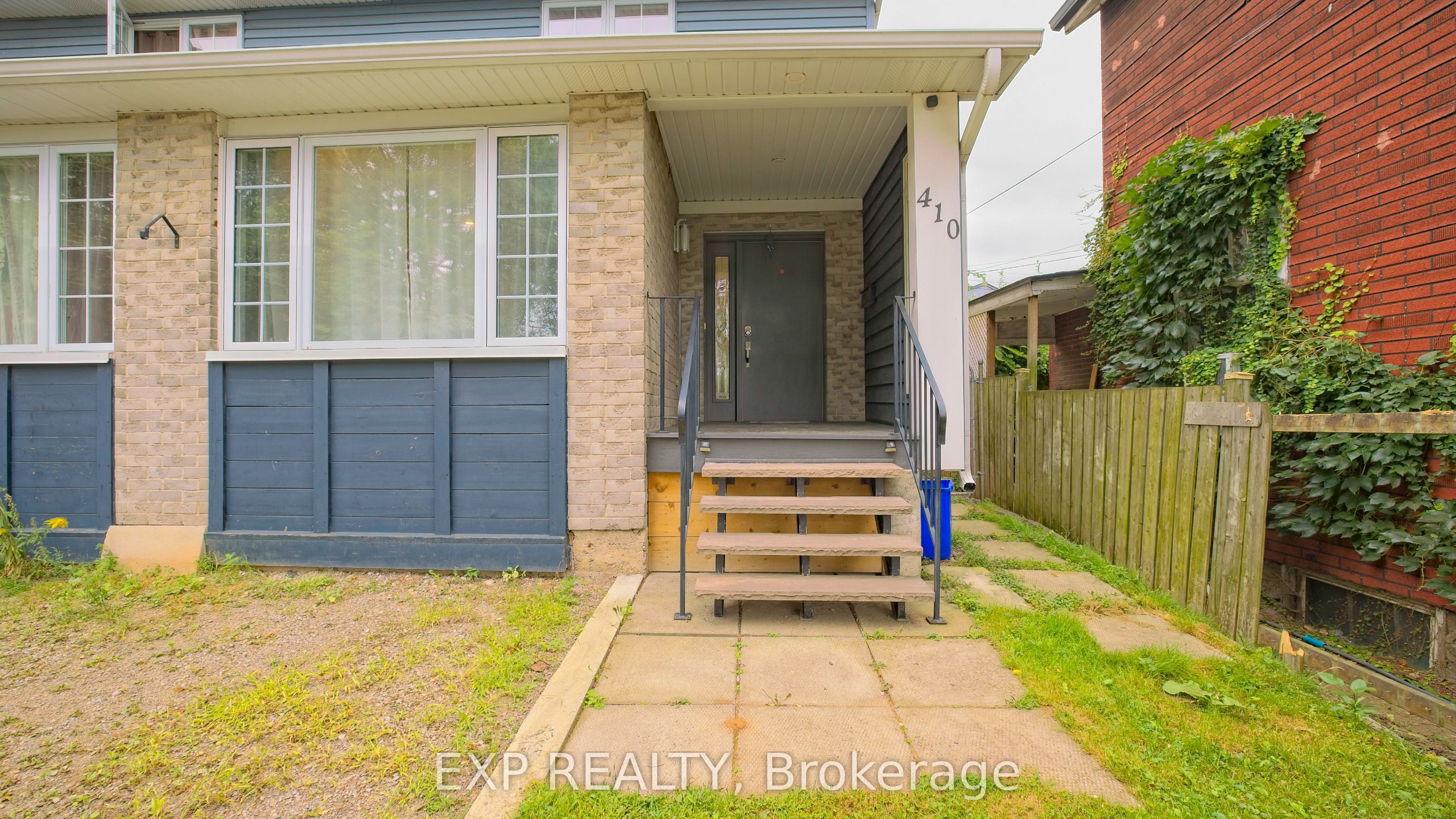 410 King William Street Property Photo 2
