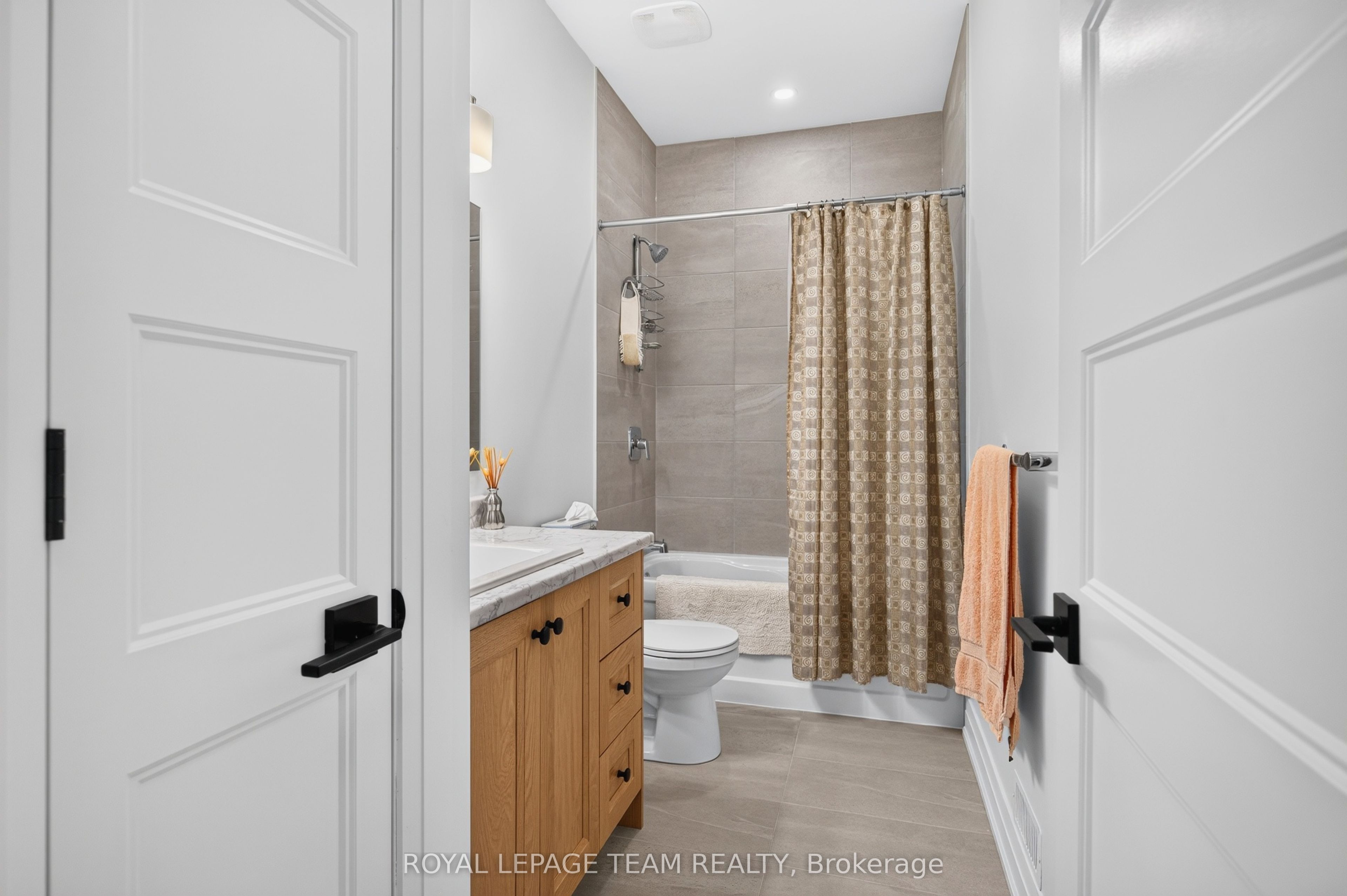 816 Namur Street Property Photo 6
