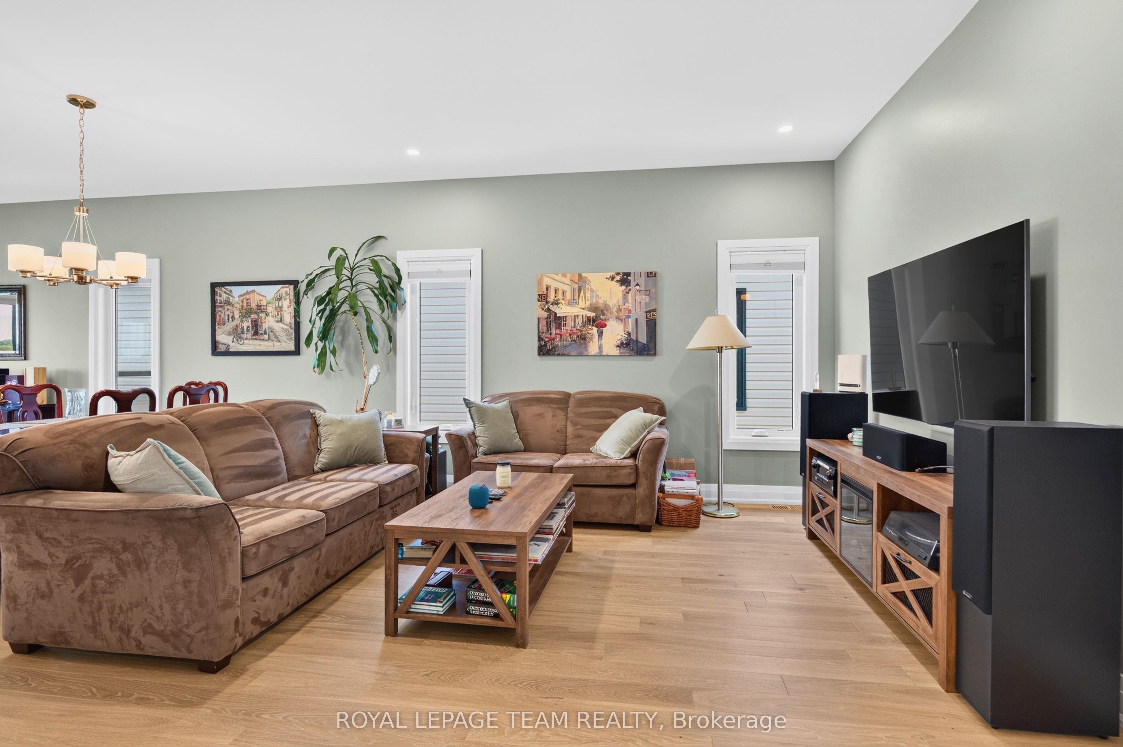 816 Namur Street Property Photo 12