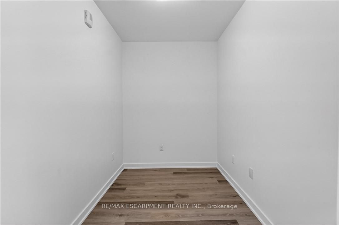 461 Green Road 427 Property Photo 14