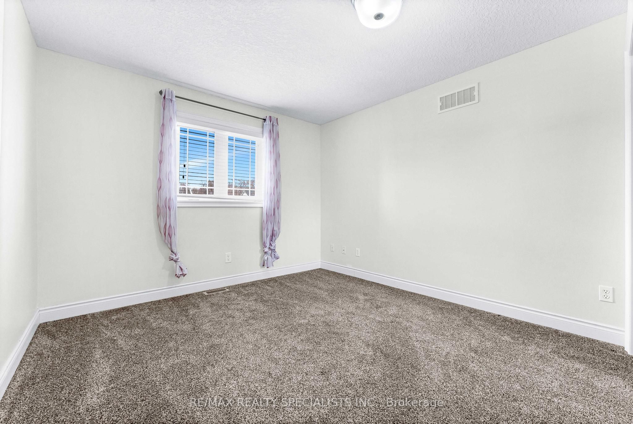 708 Spitfire Street Property Photo 20