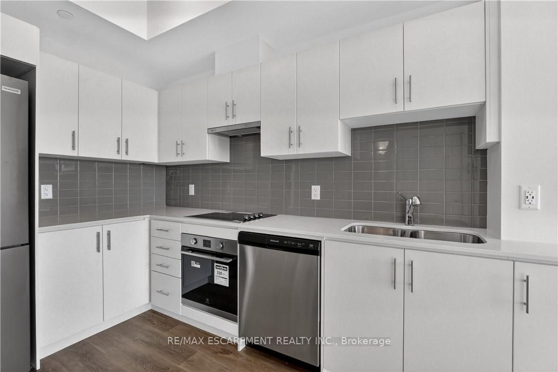 461 Green Road 606 Property Photo 11