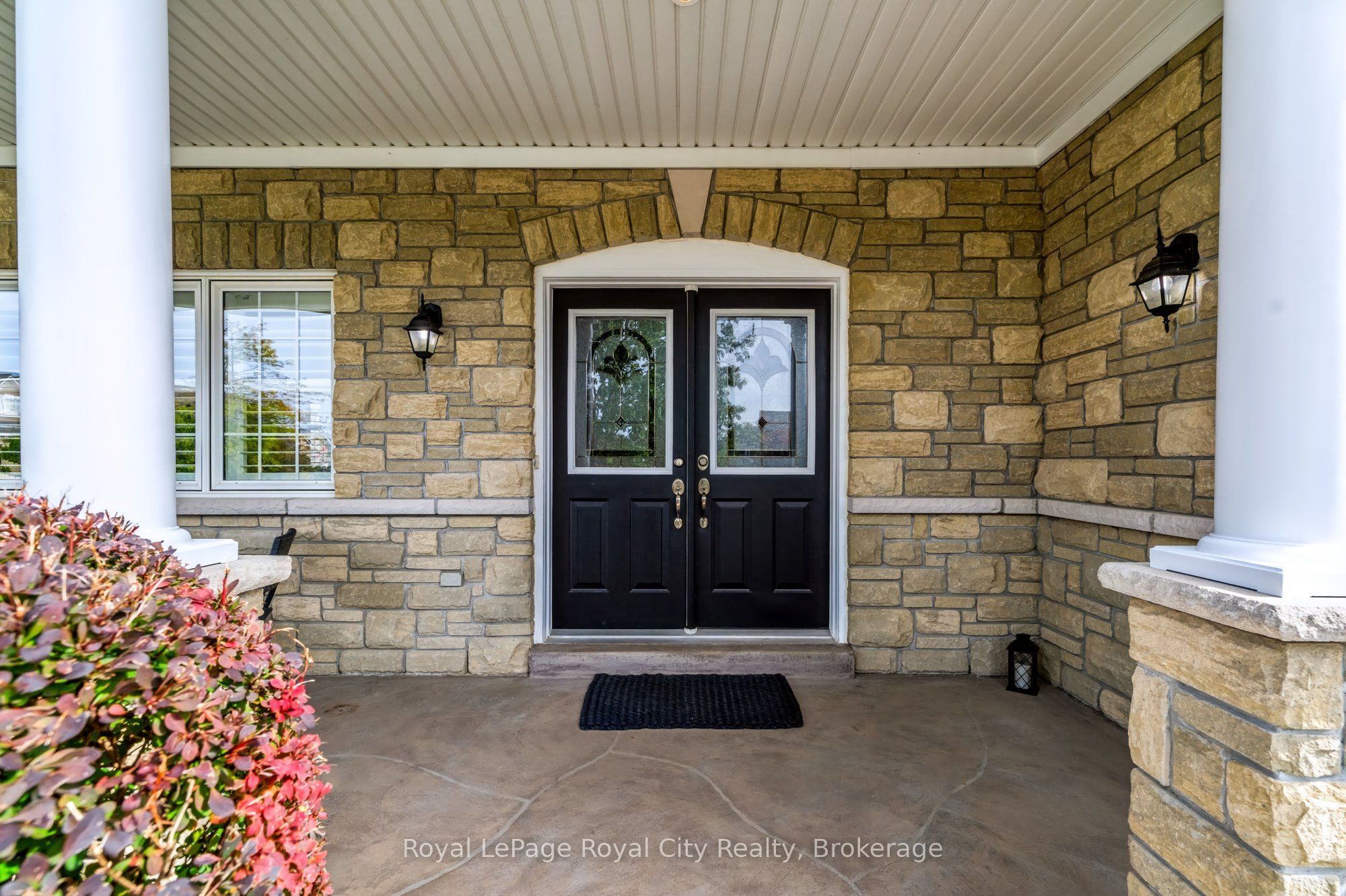 142 Milne Place Property Photo 6