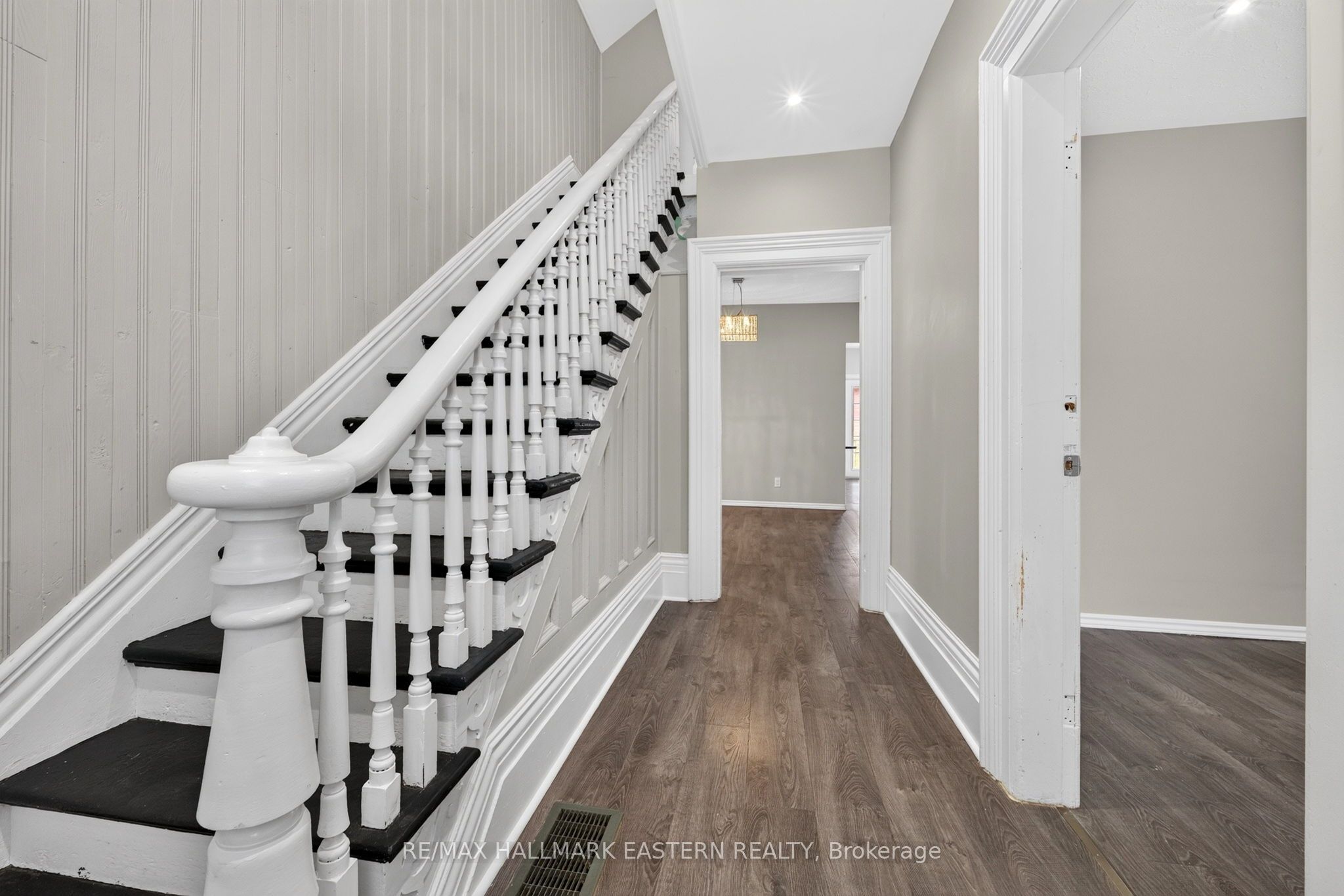 625 Union Street Property Photo 7