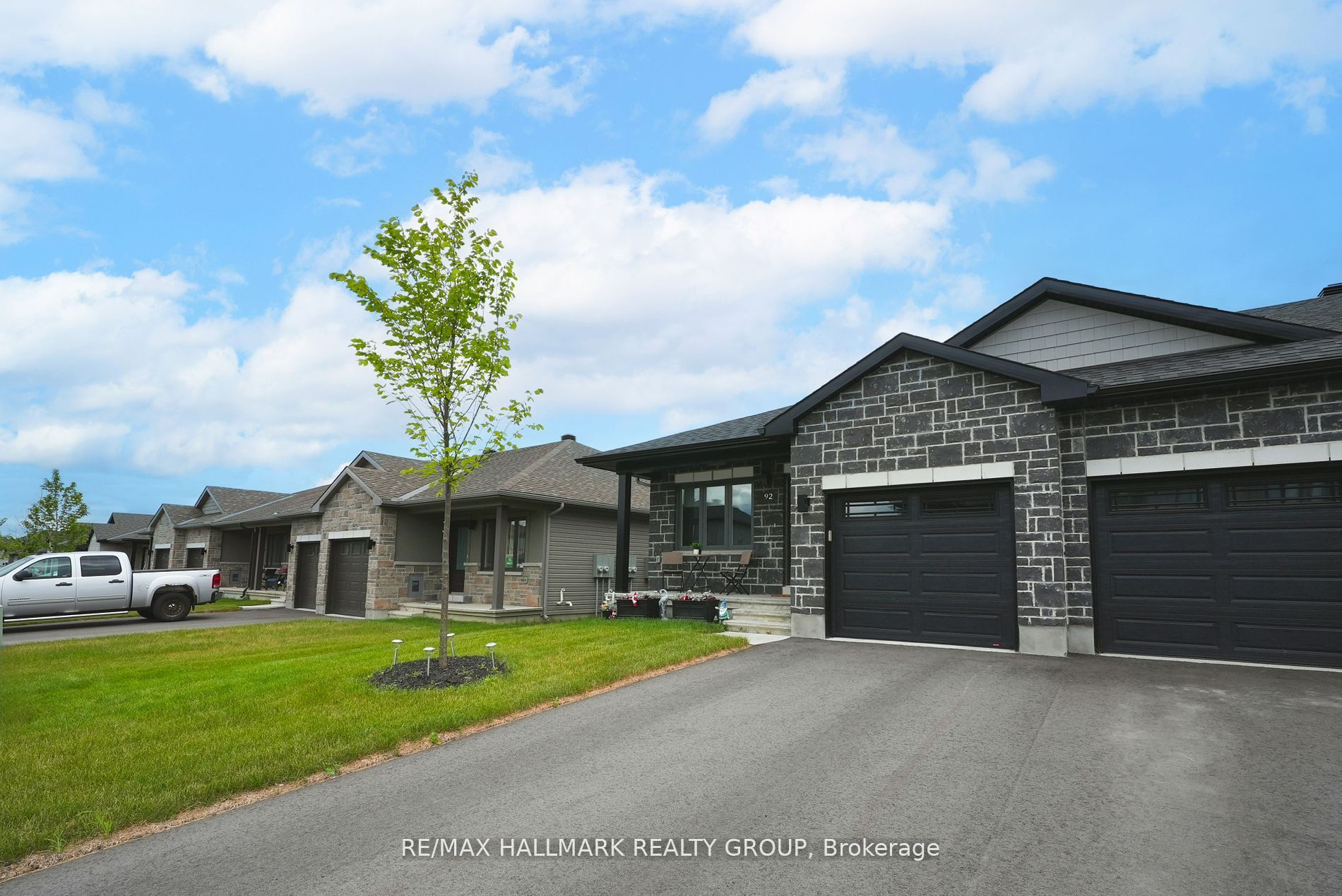 92 Seabert Drive Property Photo 1