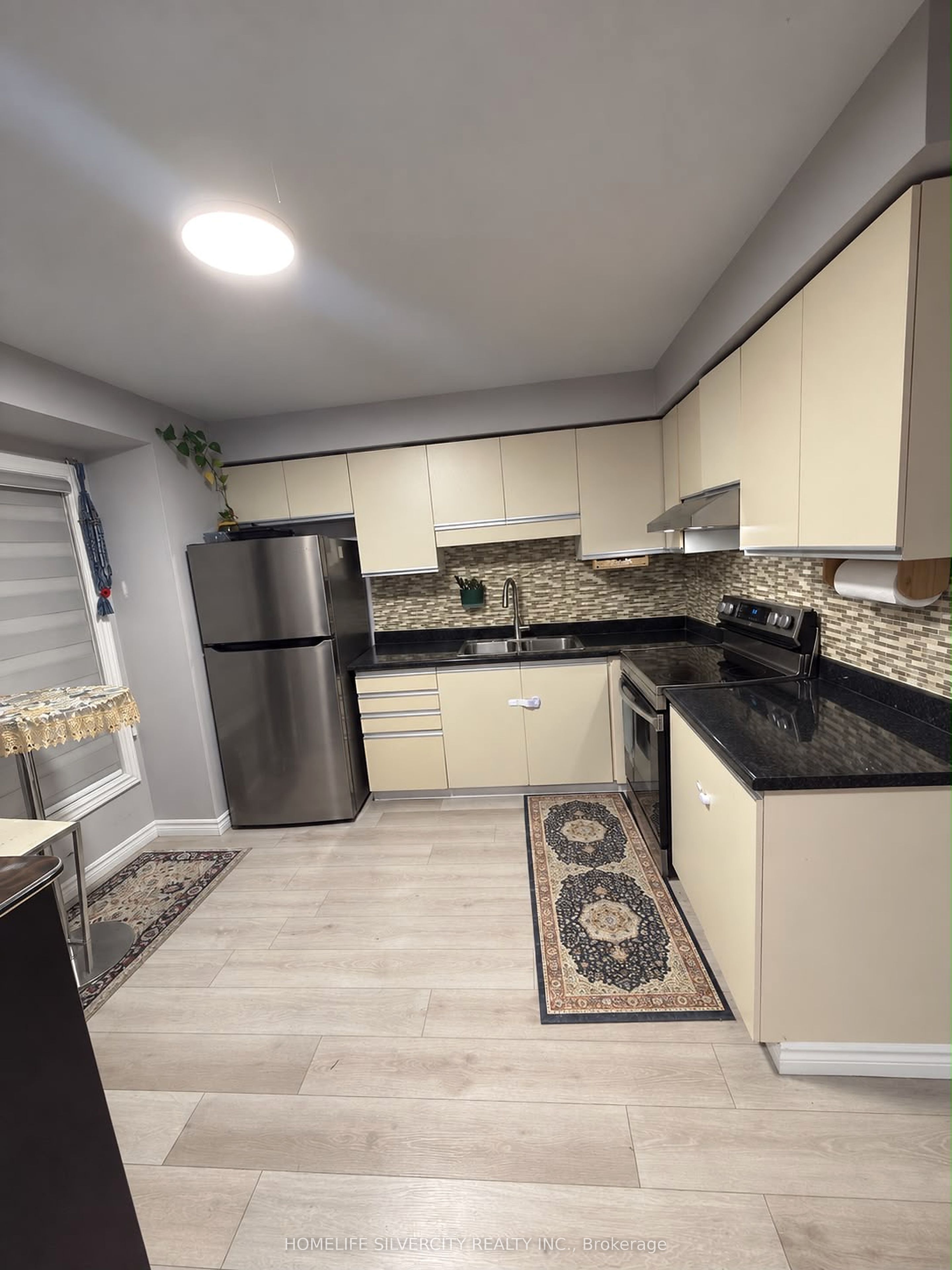 550 Second Street 2 Property Photo 3