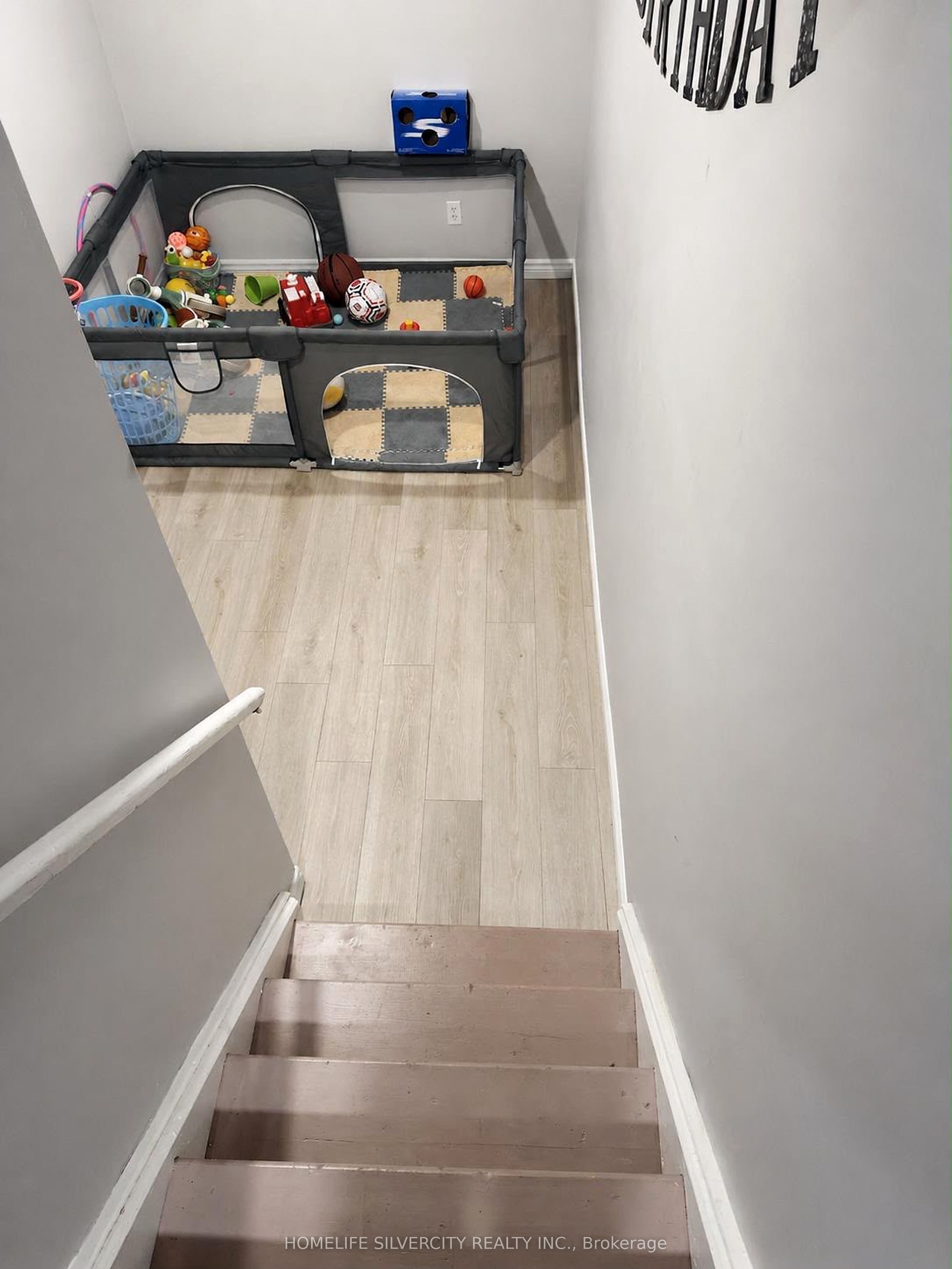 550 Second Street 2 Property Photo 17
