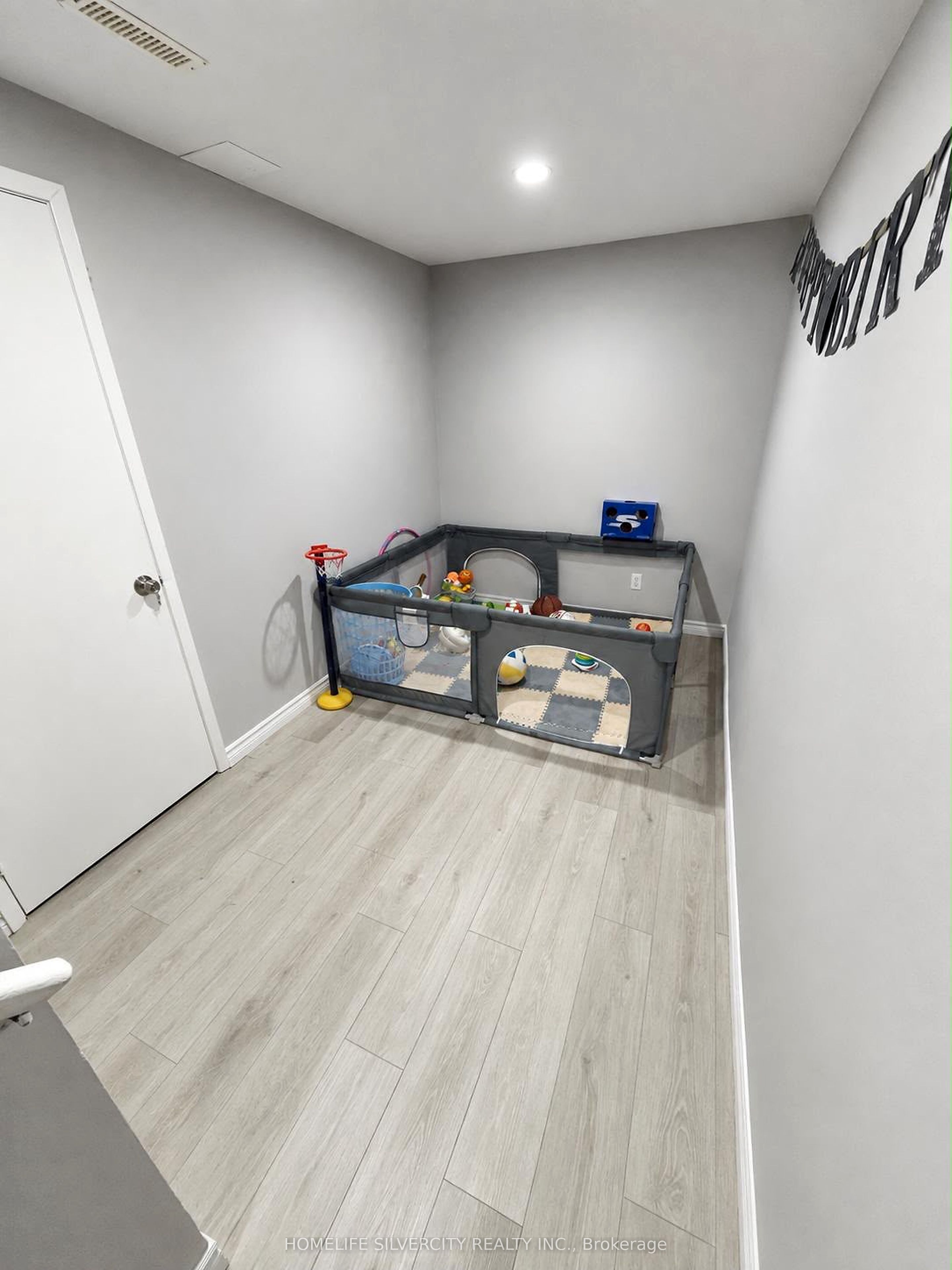 550 Second Street 2 Property Photo 18