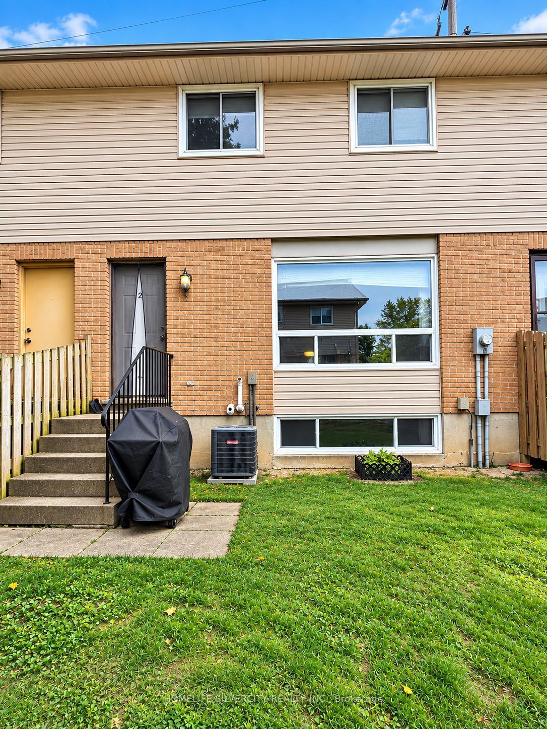 550 Second Street 2 Property Photo 22