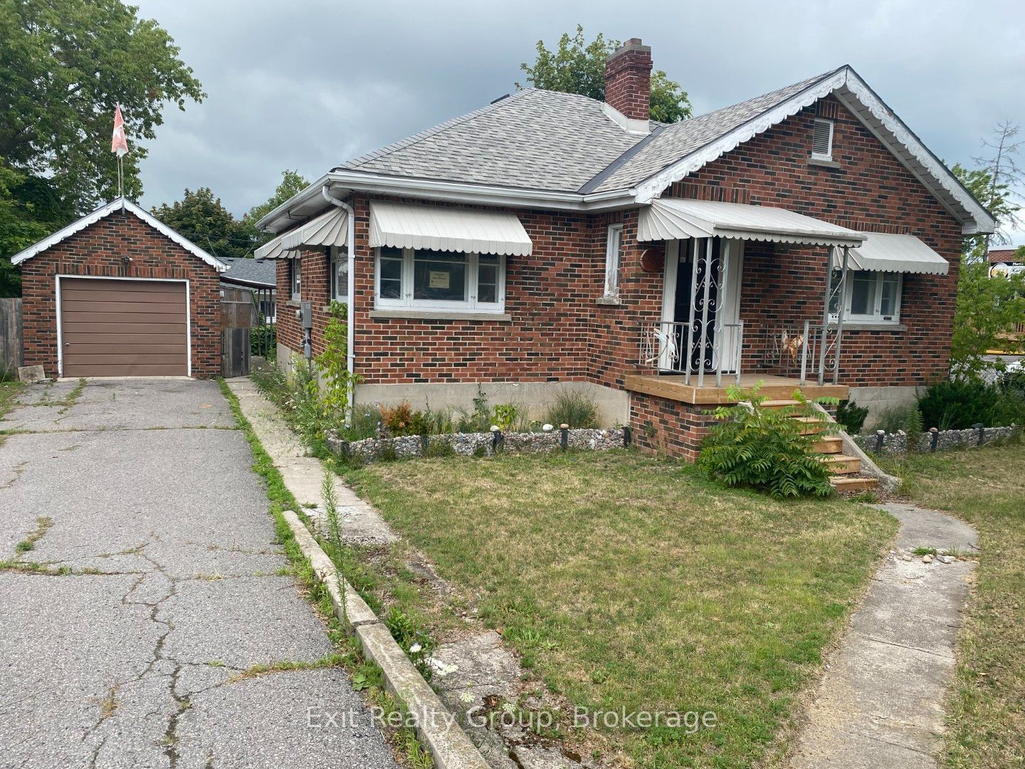 236 North Front Street Property Photo 1