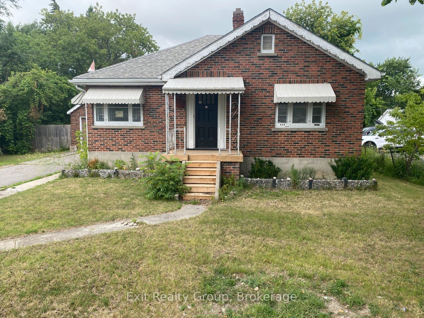 236 North Front Street Property Photo 2