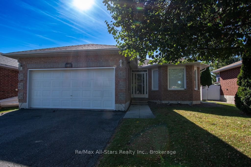 41 McGibbon Boulevard Property Photo 1