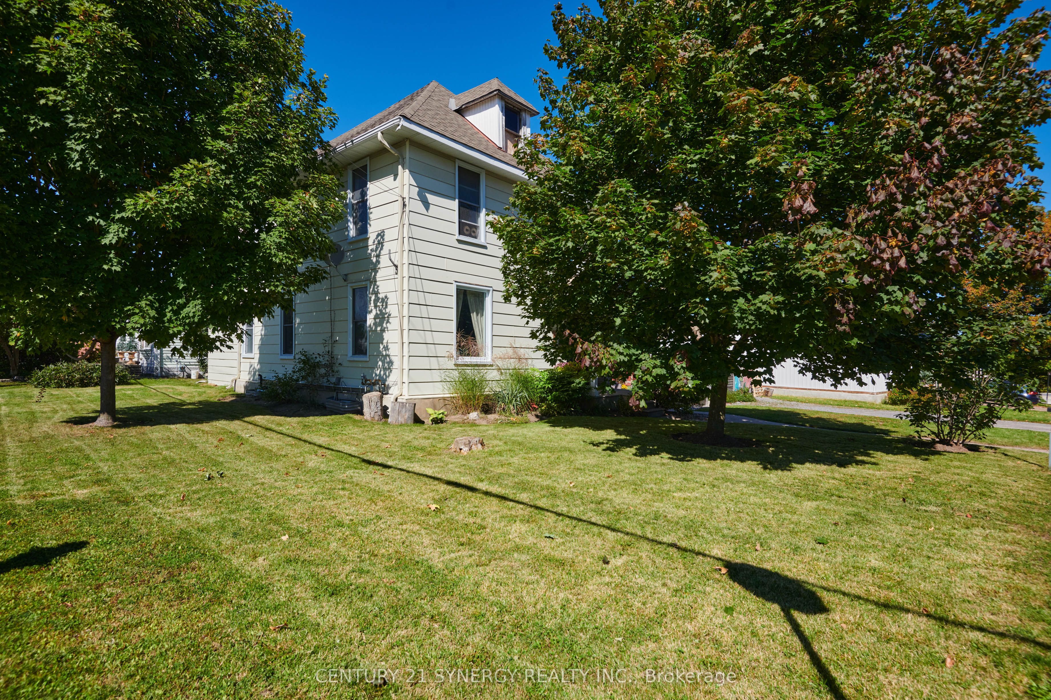 35 Norma Street S Property Photo 45