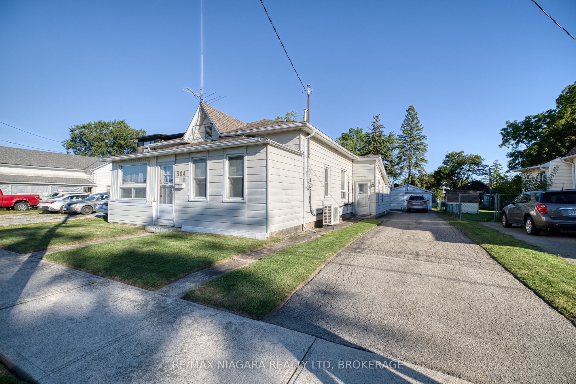 304 Jarvis Street Property Photo 1